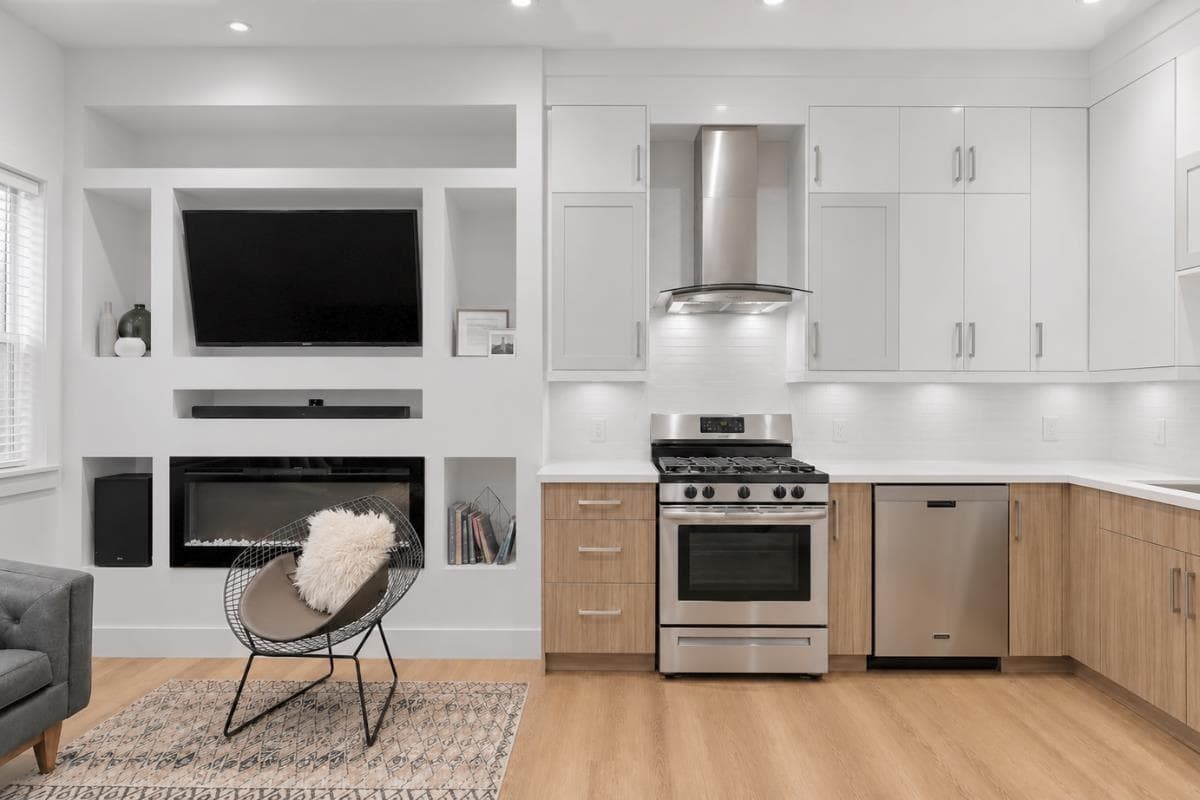 2 - 1136 E Pender Street, Vancouver, V6A 1W5 — photo 1