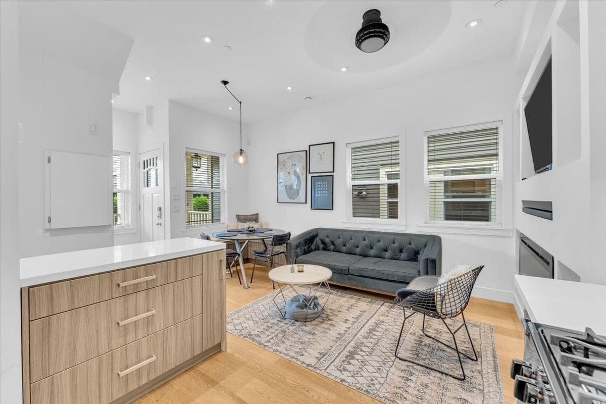 2 - 1136 E Pender Street, Vancouver, V6A 1W5 — photo 4