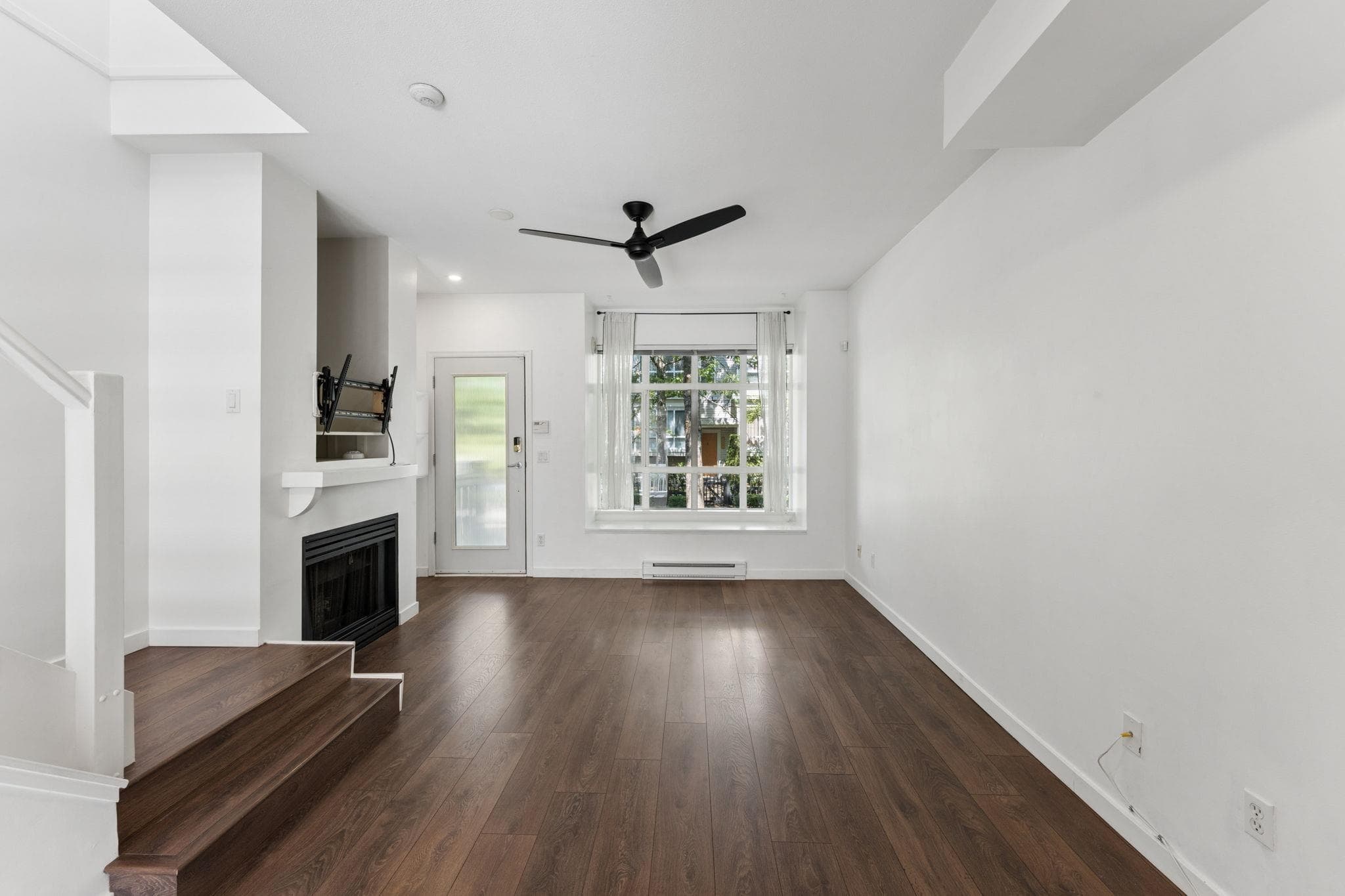 6702 Village Green, Burnaby, V5E 4K7 — photo 2