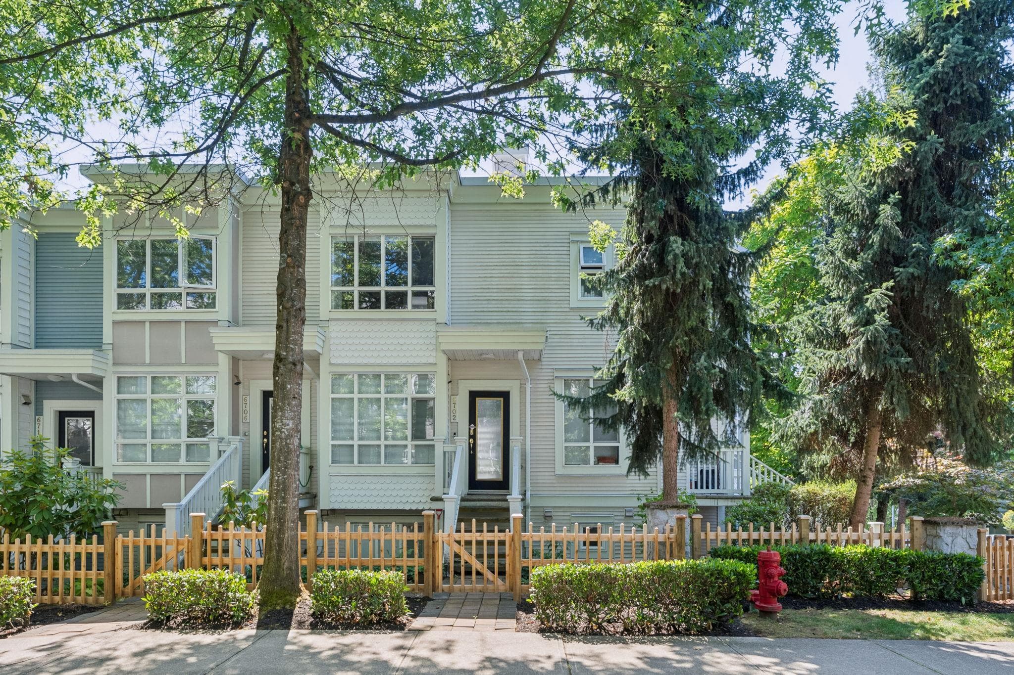 6702 Village Green, Burnaby, V5E 4K7 — photo 3