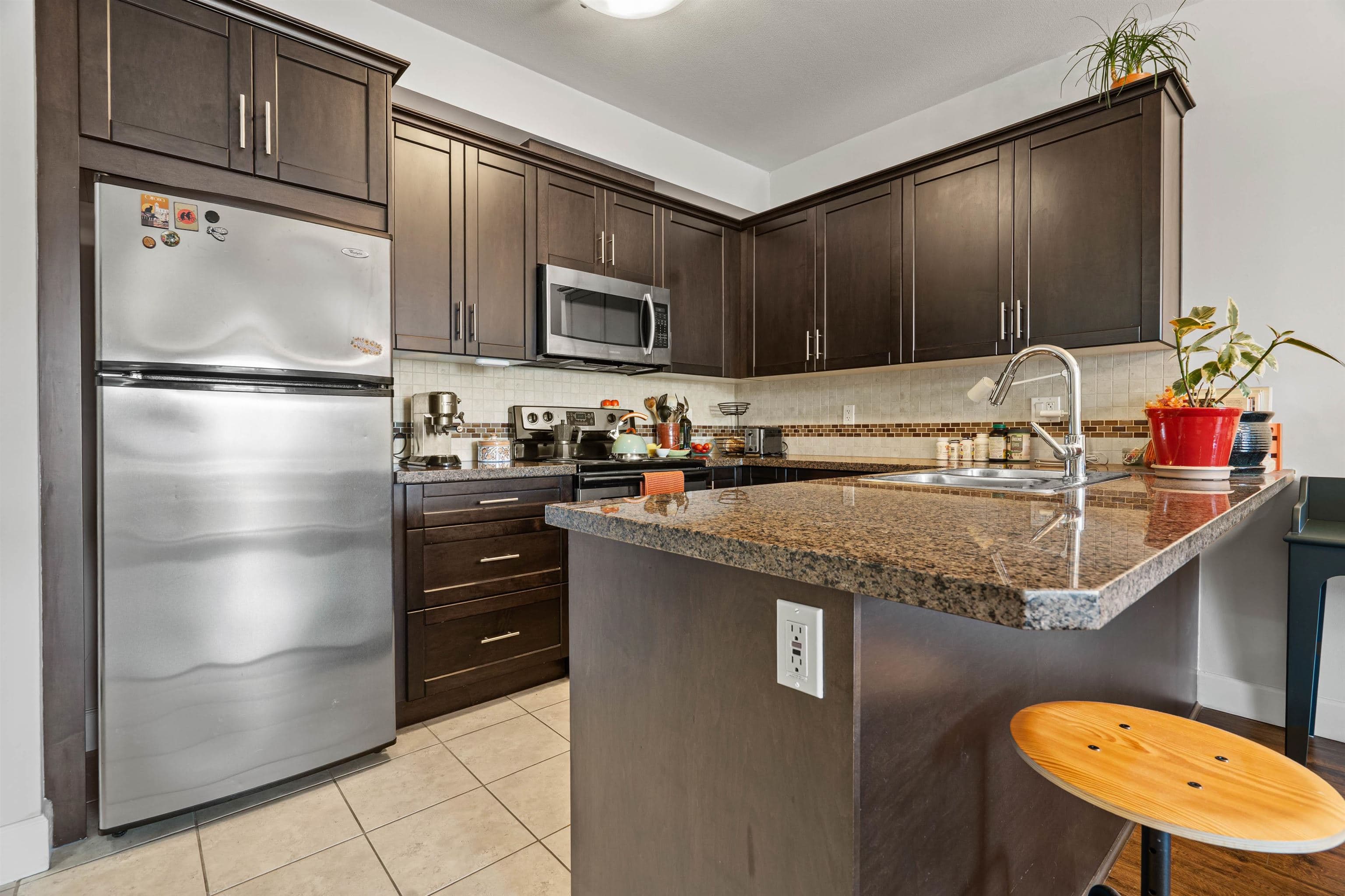 216 - 46262 First Avenue, Chilliwack, V2P 0C3 — photo 5