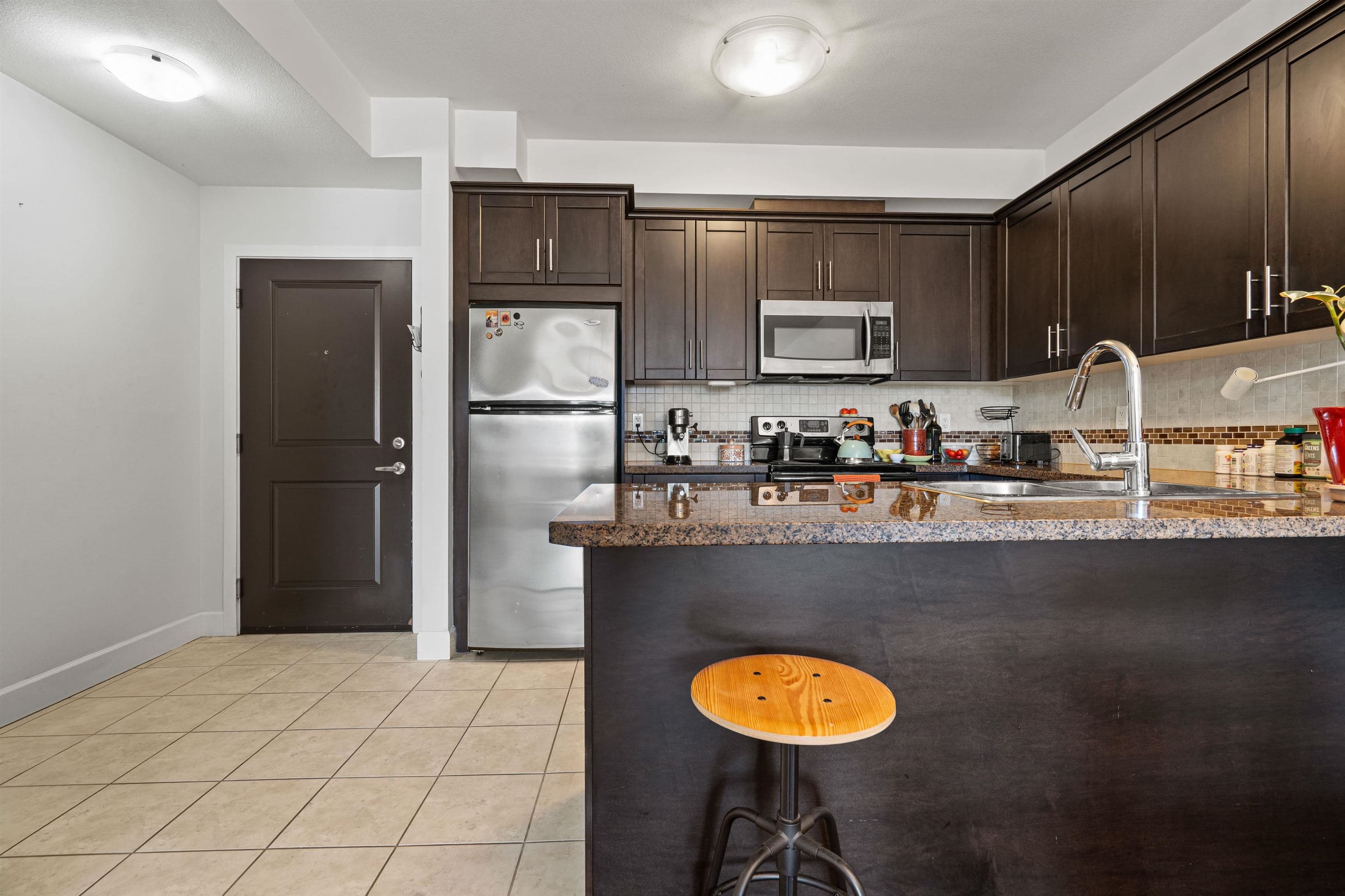 216 - 46262 First Avenue, Chilliwack, V2P 0C3 — photo 4
