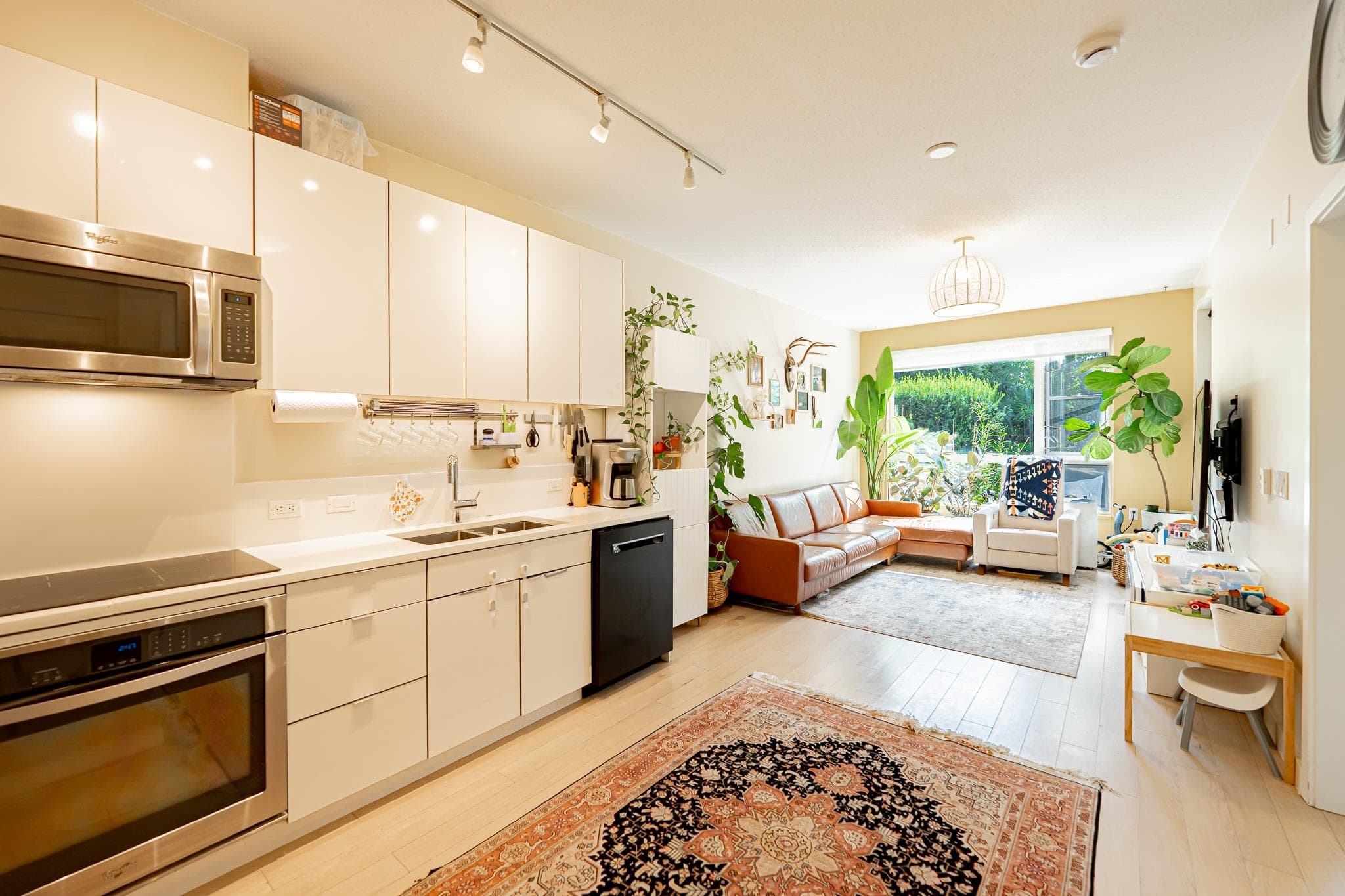 109 - 1621 Hamilton Avenue, North Vancouver, V7P 0B6 — photo 2