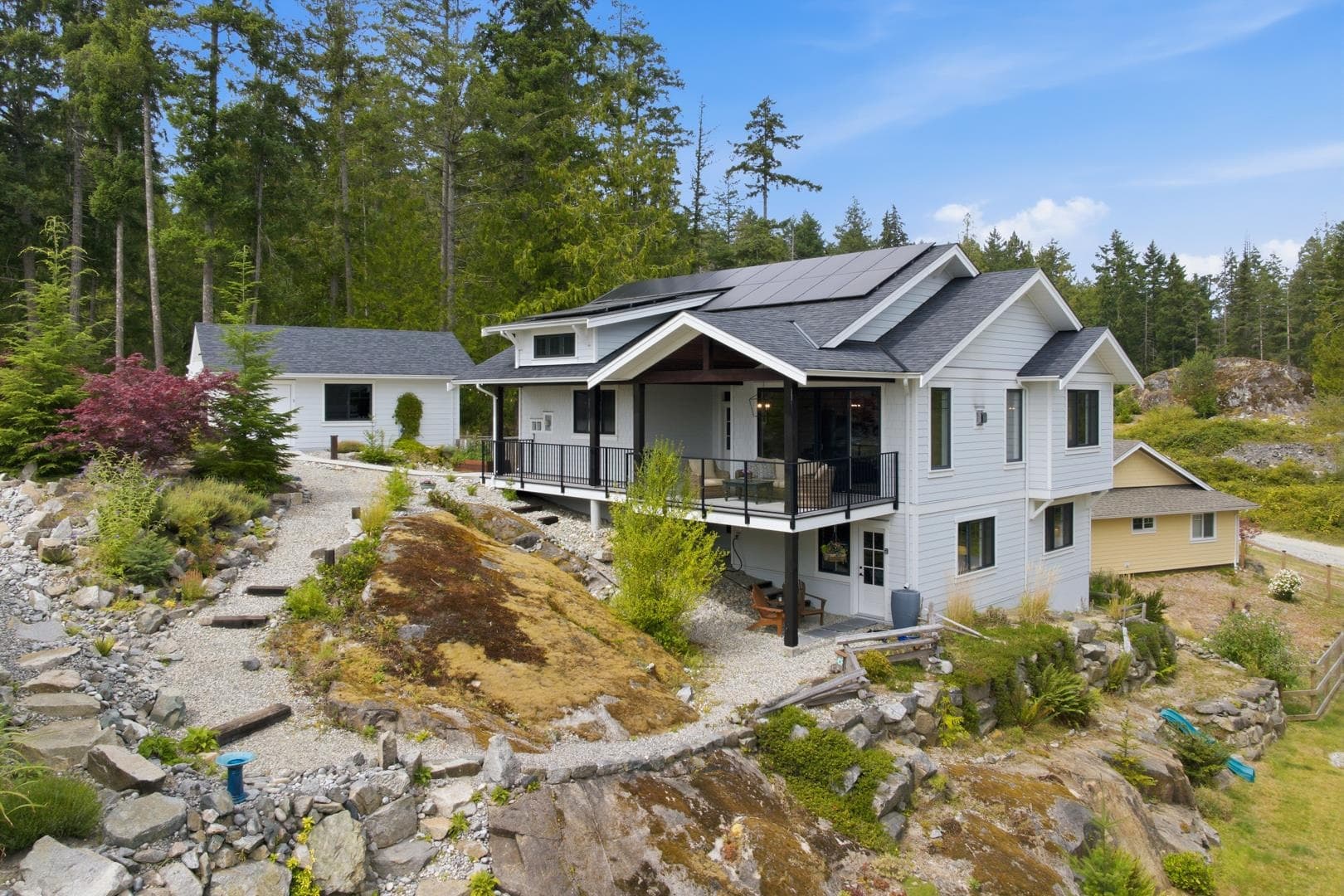 9336 Jorgensen Place, Halfmoon Bay, V7Z 1B4 — photo 1