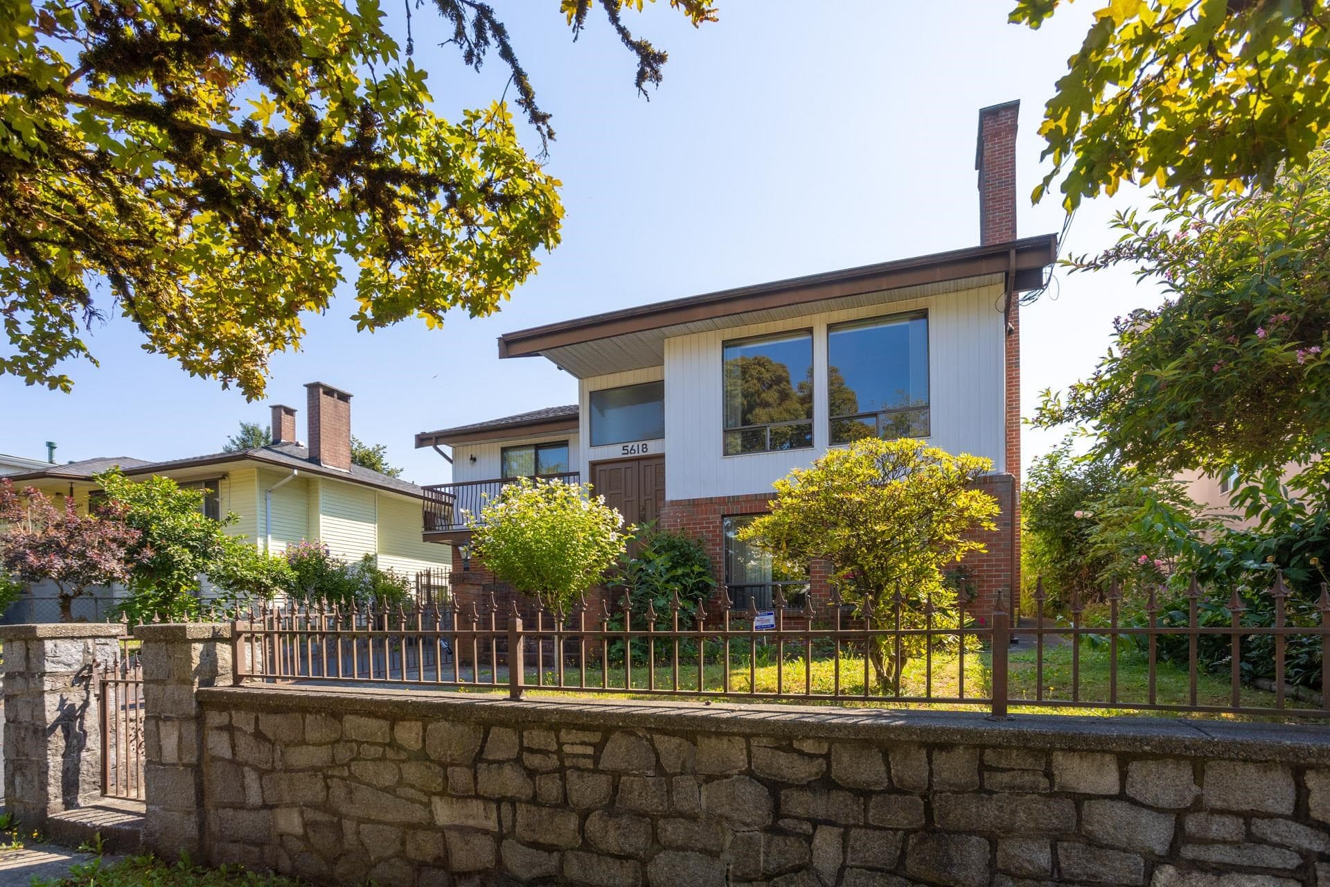 5618 Lancaster Street, Vancouver, V5R 4A5 — photo 1