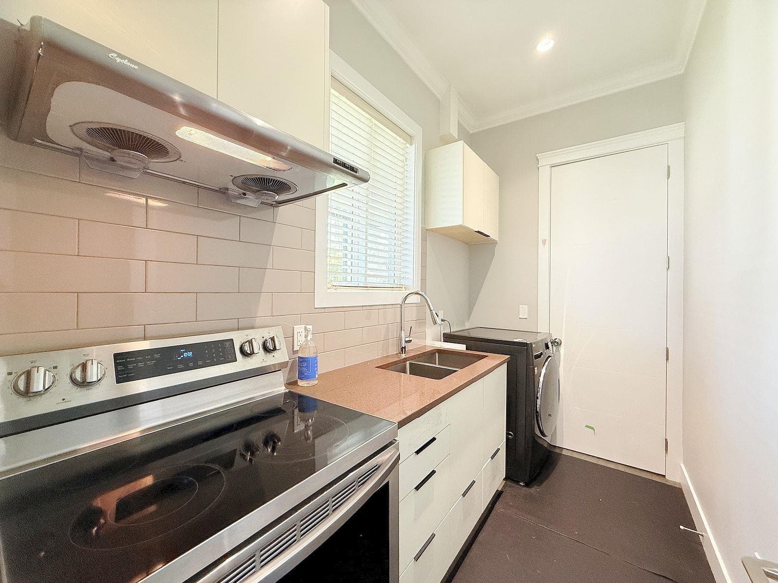 45xx Napier Street, Burnaby, V5C 3H4 — photo 2