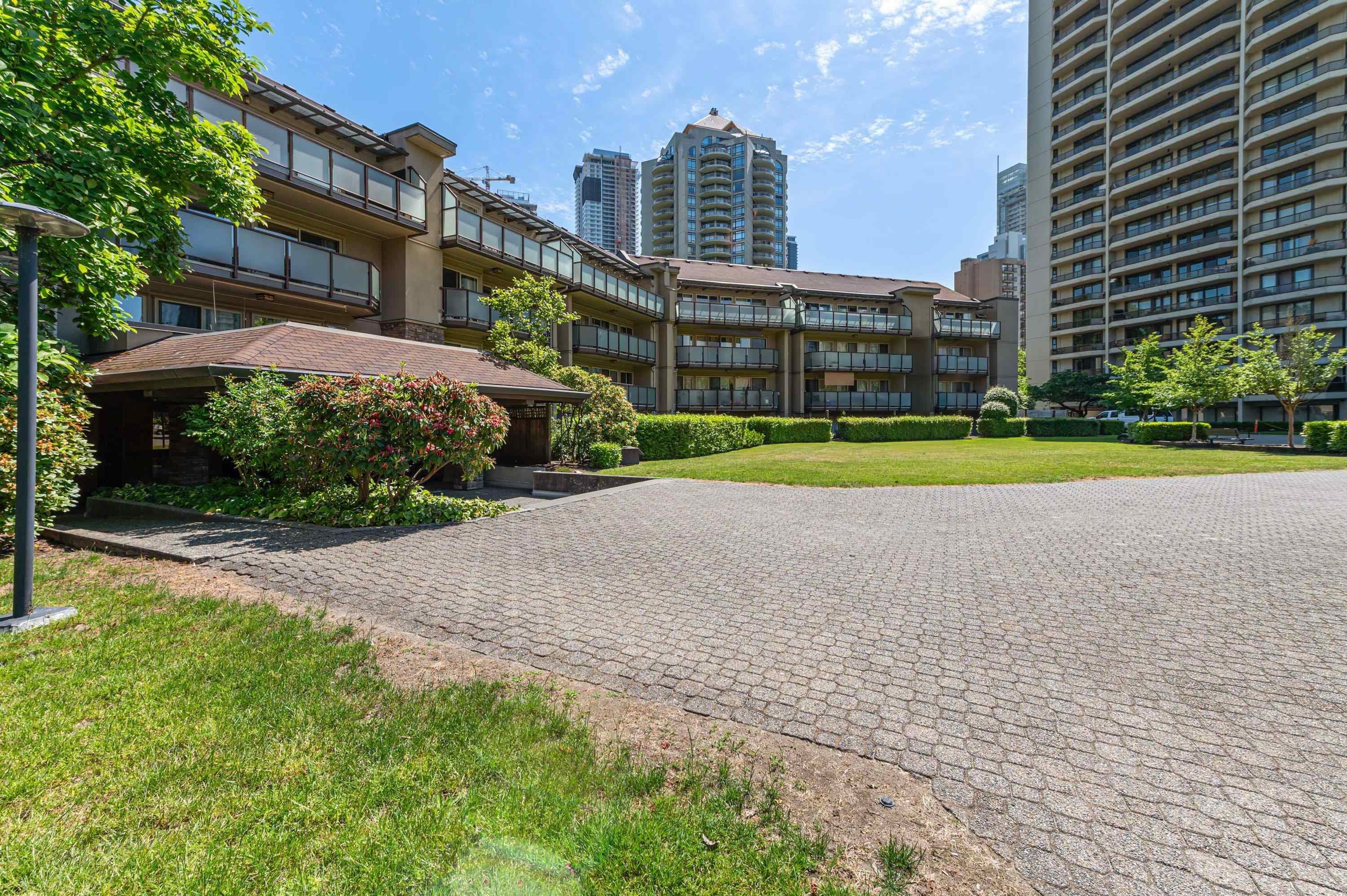 215 - 4373 Halifax Street, Burnaby, V5C 5Z2 — photo 1