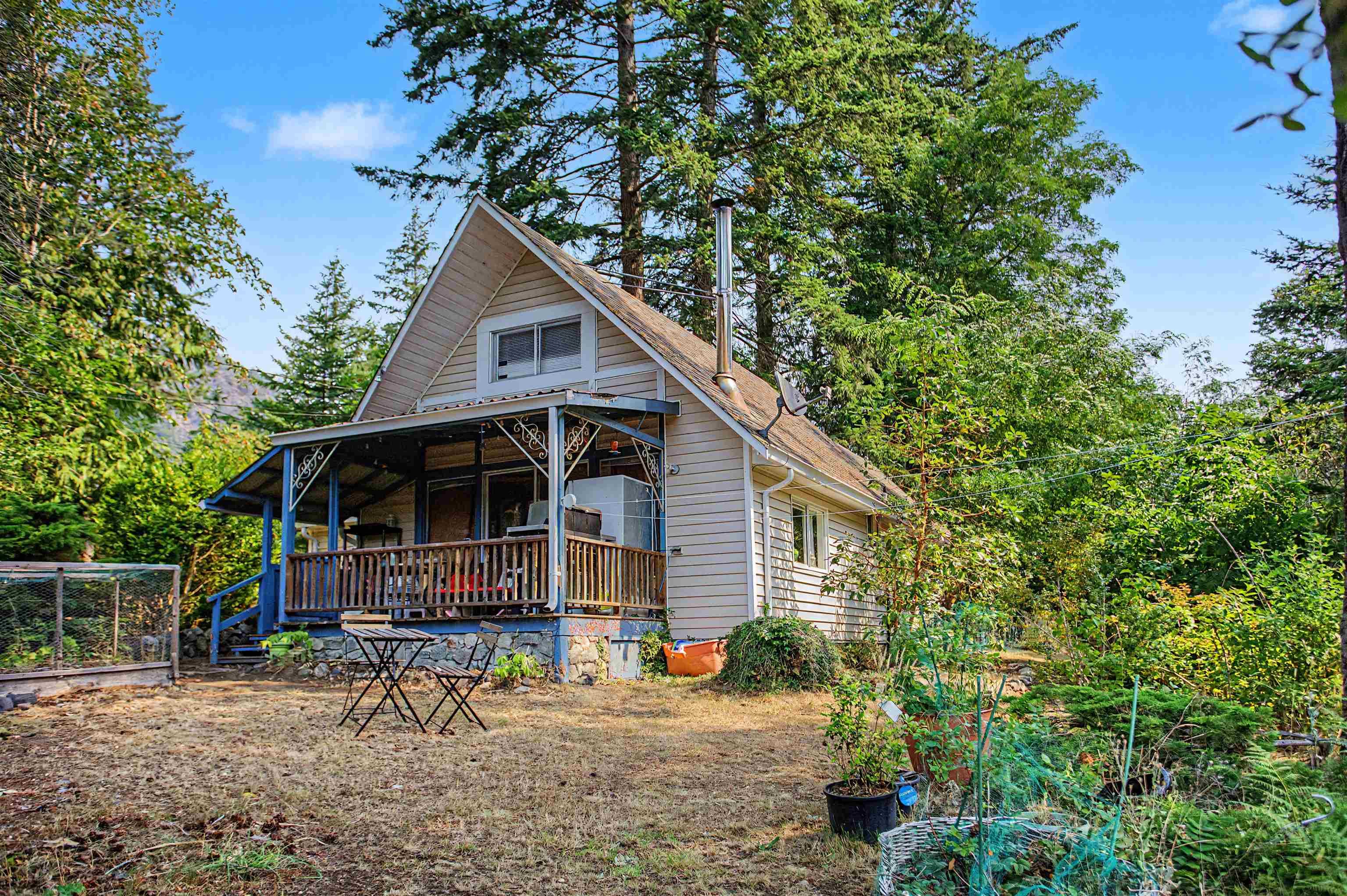 13032 Narrows Road, Madeira Park, V0N 2H1 — photo 3