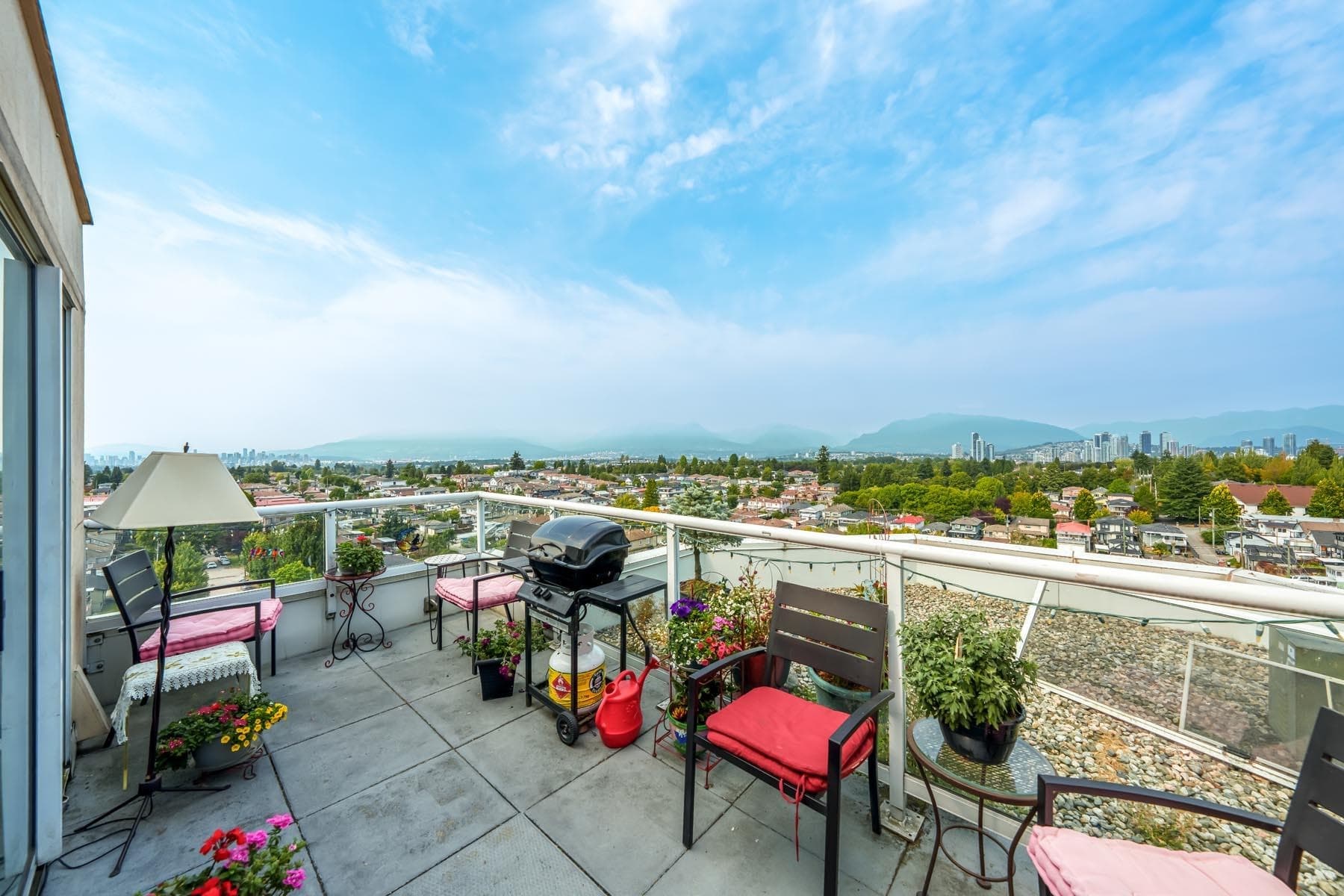 1405 - 3489 Ascot Place, Vancouver, V5R 6B6 — photo 1
