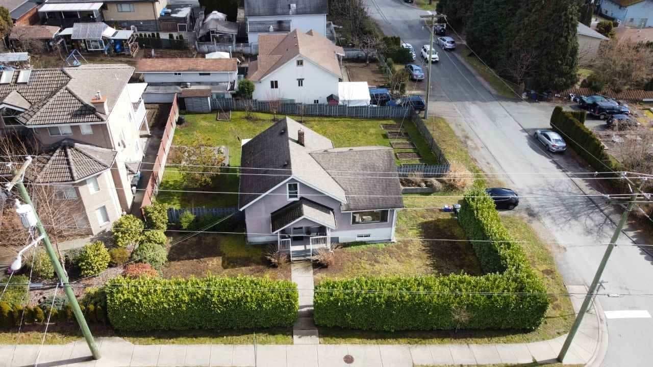 329 Marmont Street, Coquitlam, V3K 4R5 — photo 3