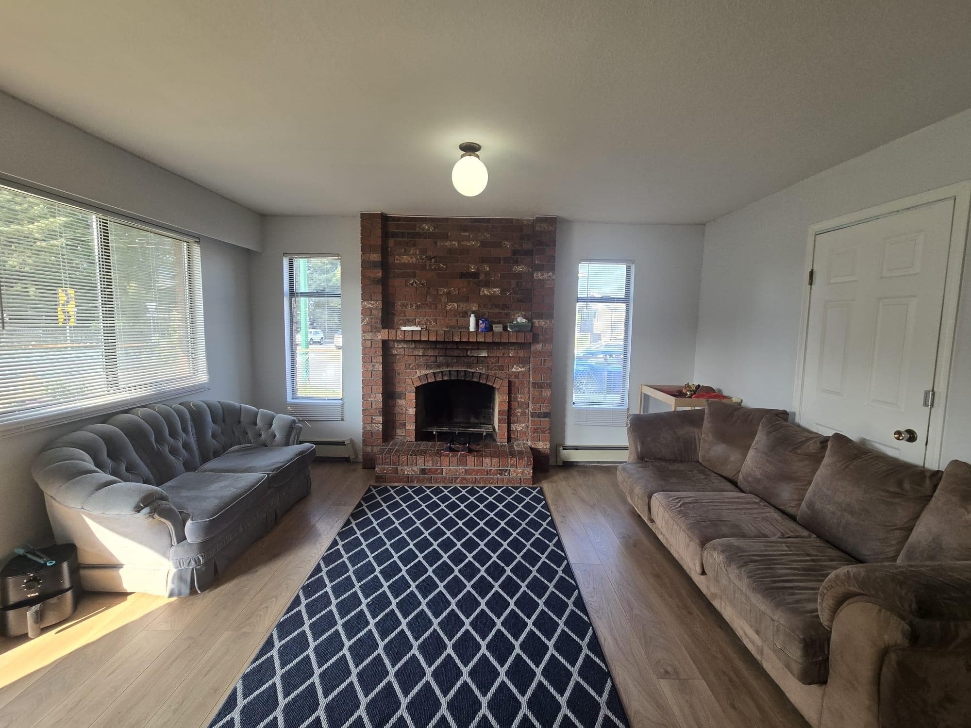 7405 4th Street, Burnaby, V3N 4T4 — photo 4