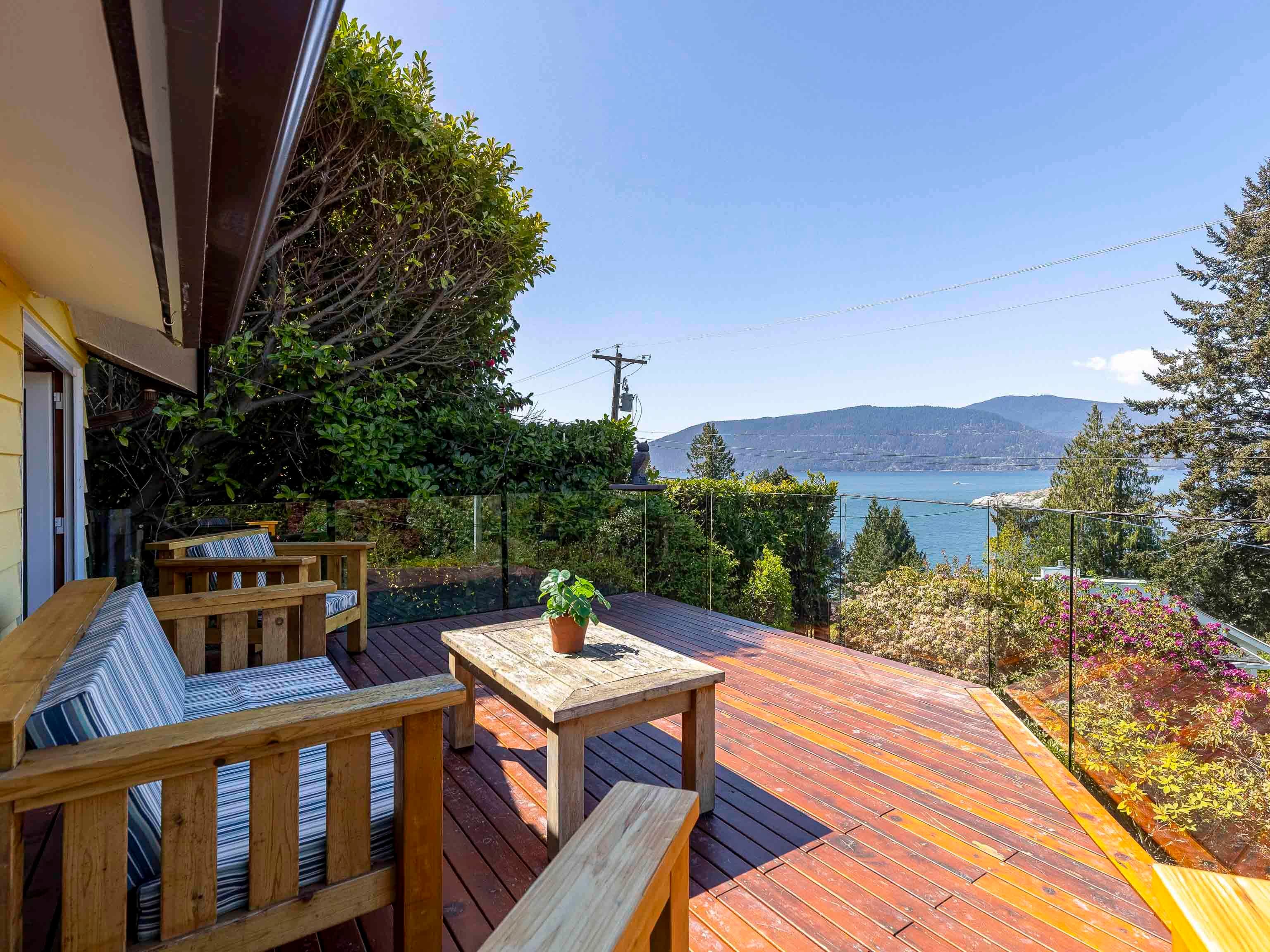 6248 Wellington Avenue, West Vancouver, V7W 2H4 — photo 2