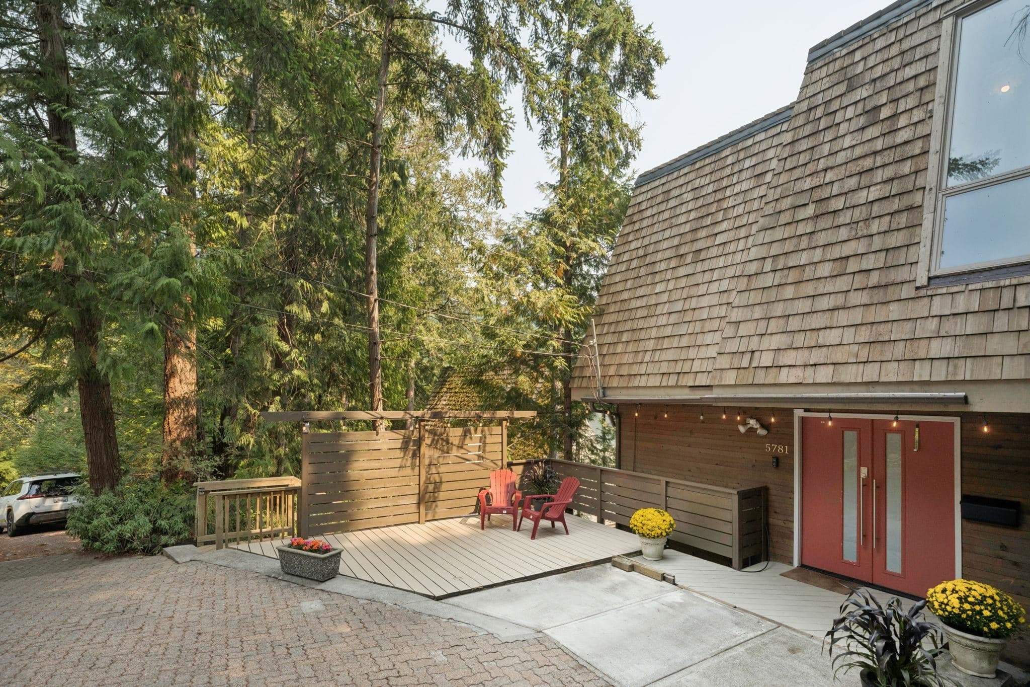 5781 Cranley Drive, West Vancouver, V7W 1T1 — photo 2