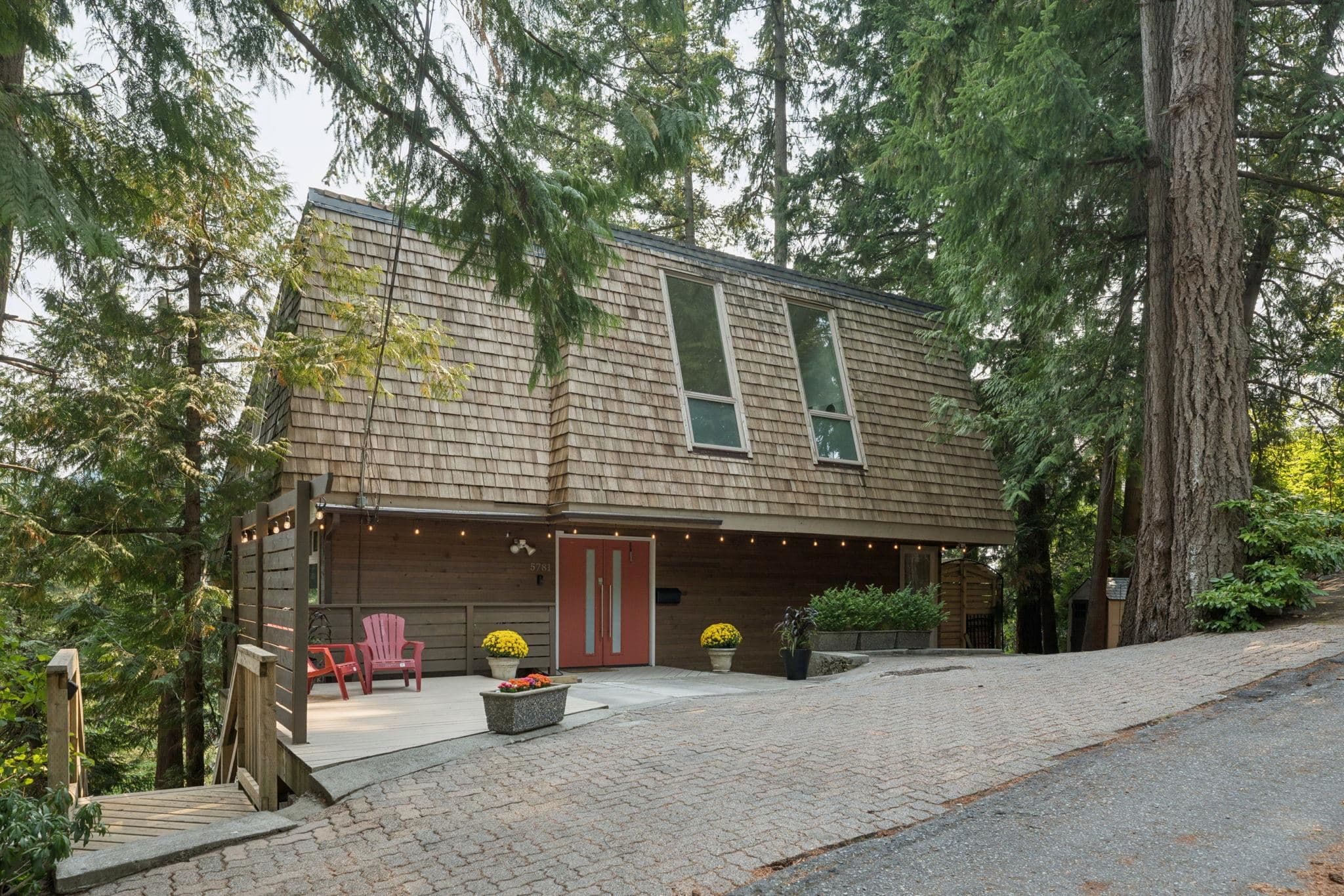 5781 Cranley Drive, West Vancouver, V7W 1T1 — photo 1