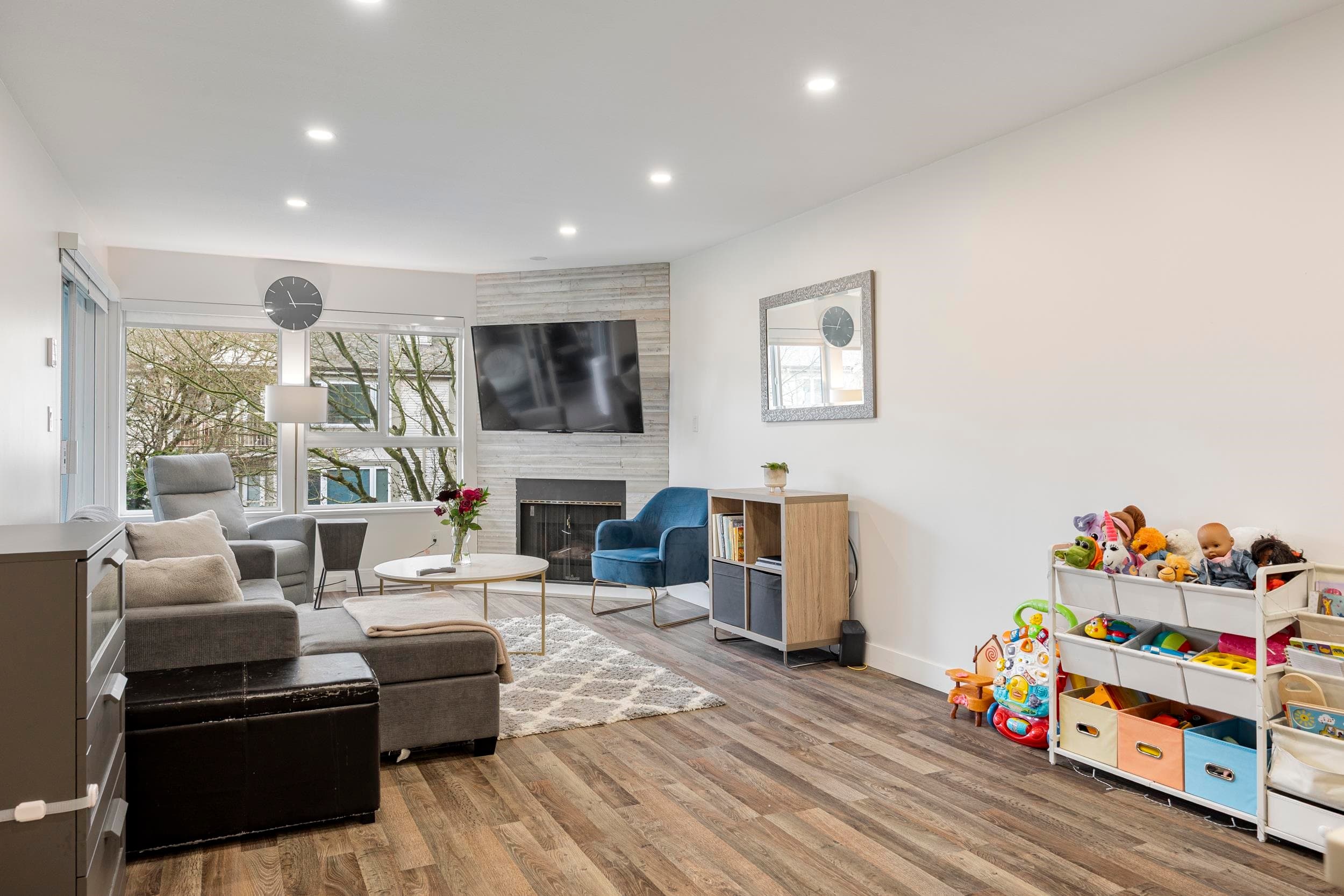 205 - 7465 Sandborne Avenue, Burnaby, V3N 4W7 — photo 5
