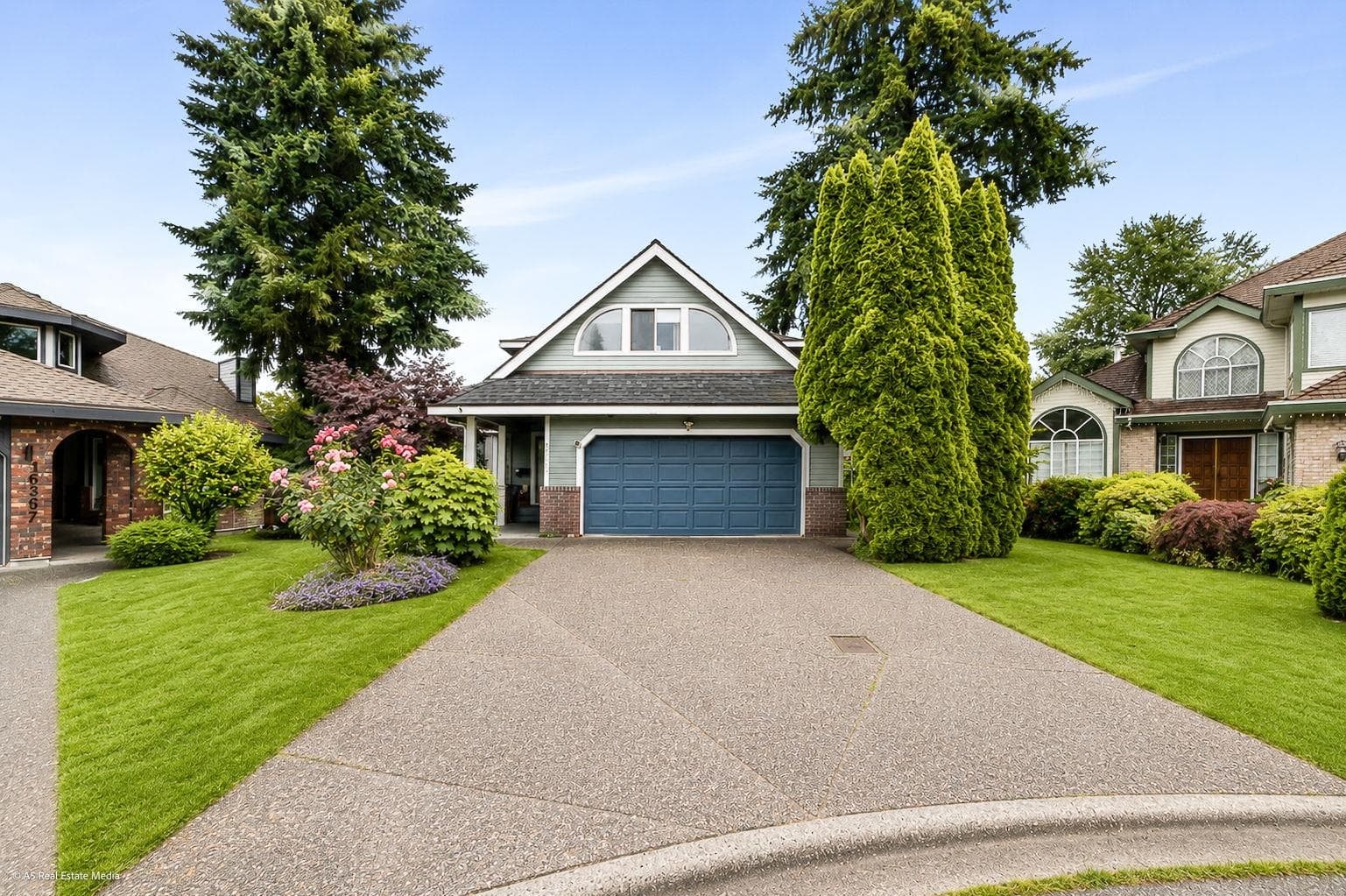 16375 Middleglen Place, Surrey, V4N 1X7 — photo 1