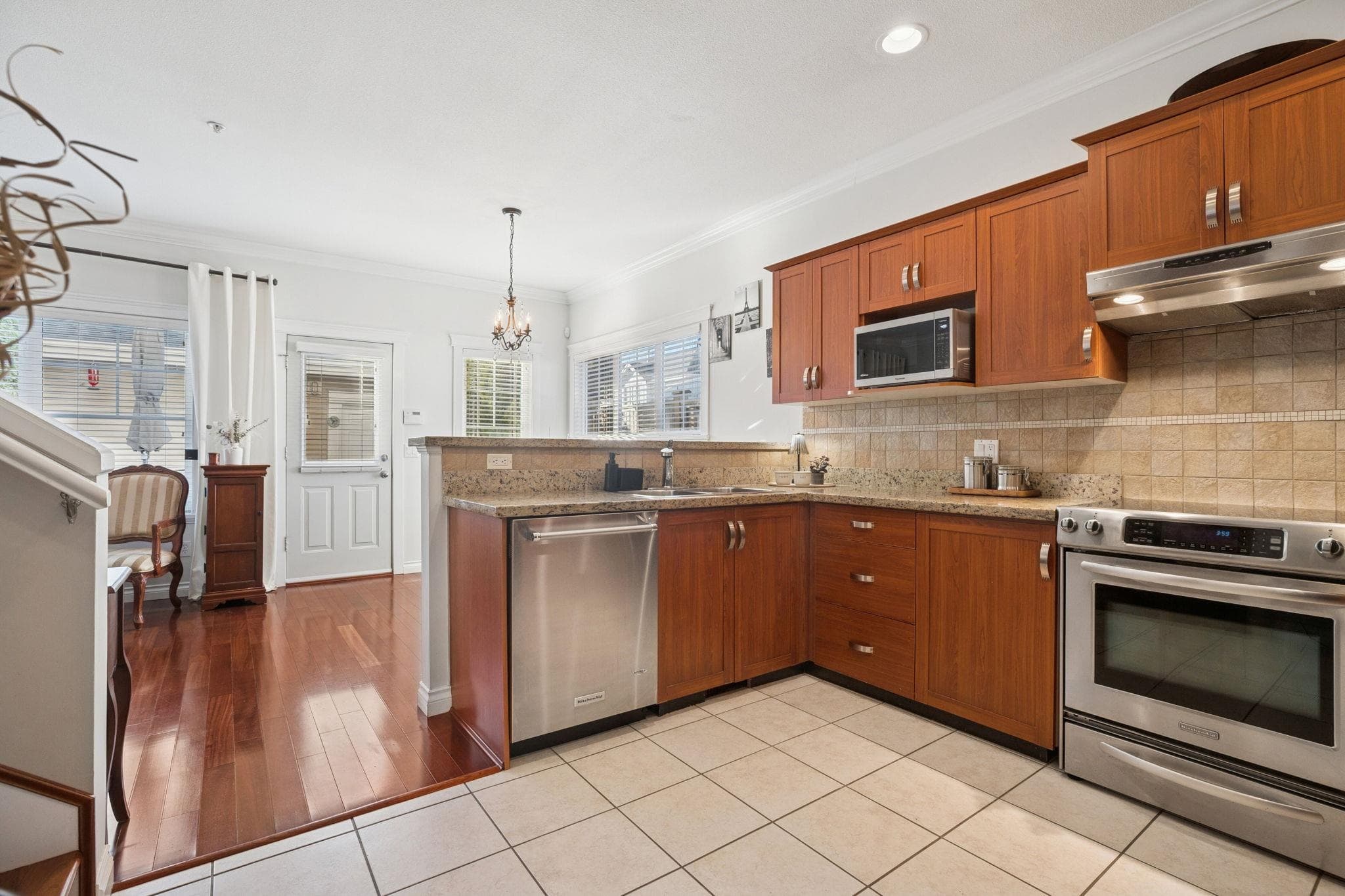 210 - 3000 Riverbend Drive, Coquitlam, V3C 6R1 — photo 5