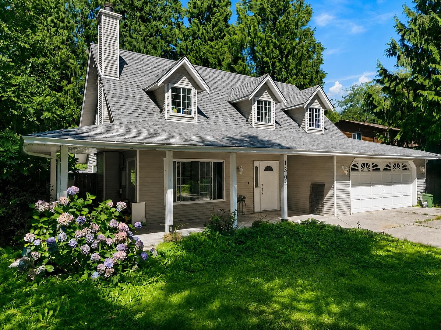 1304 Kearton Road, Gibsons, V0N 1V4 — photo 1