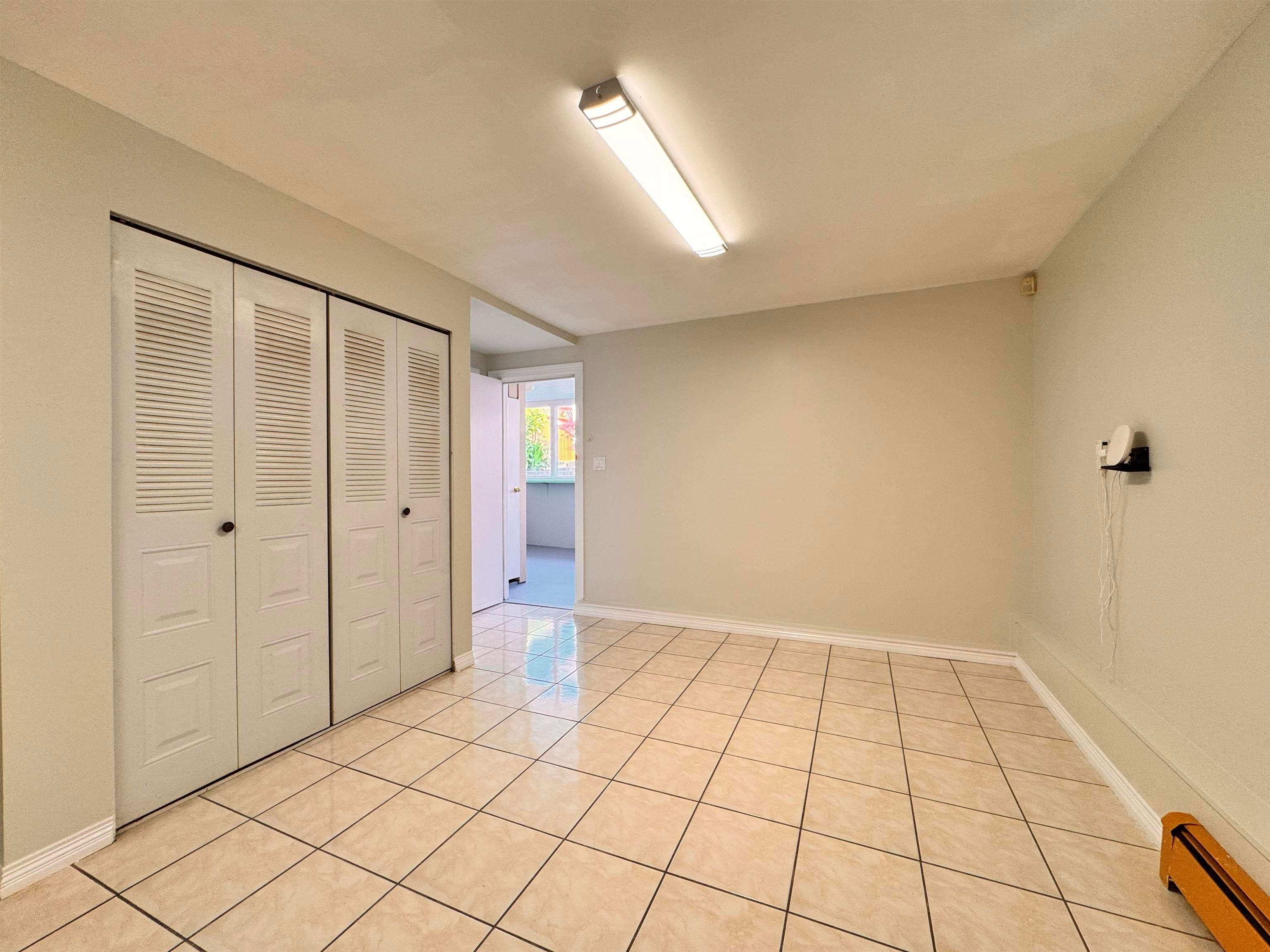 Lower - 120 Springer Avenue, Burnaby, V5B 3K3 — photo 5