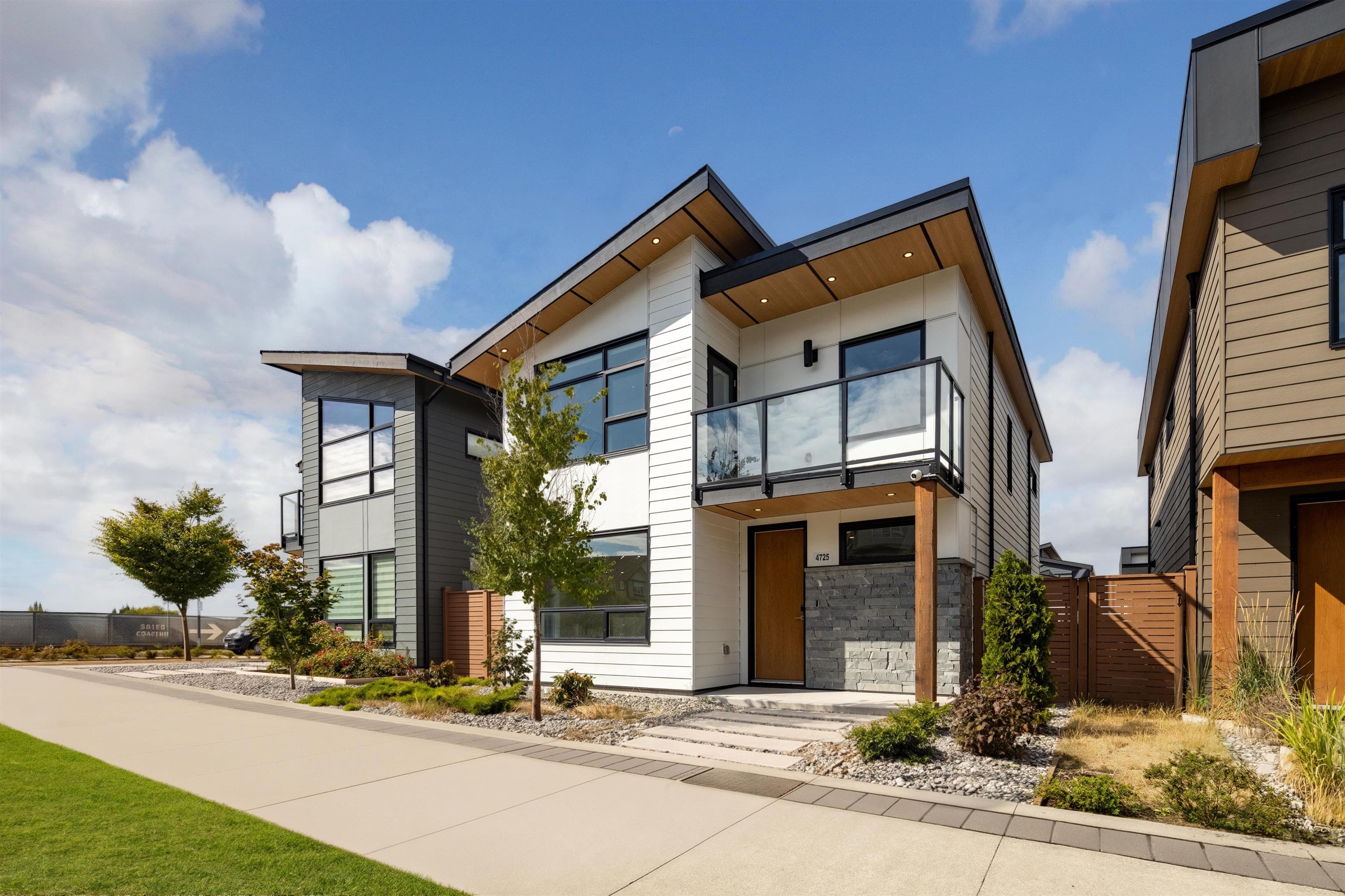 4725 Blue Heron Way, Tsawwassen, V4M 0A8 — photo 2