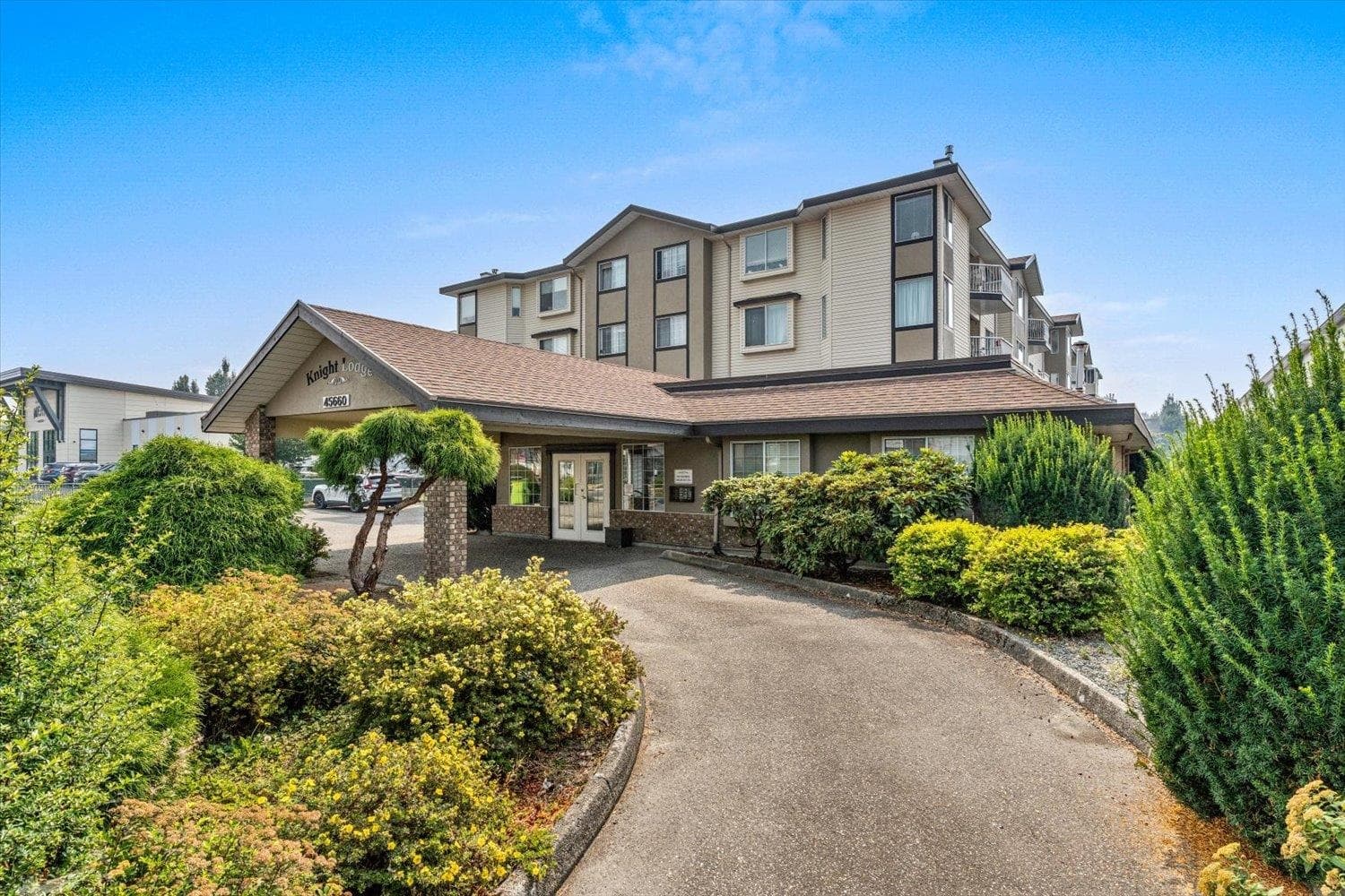 203 - 45660 Knight Road, Chilliwack, V2R 2X4 — photo 1