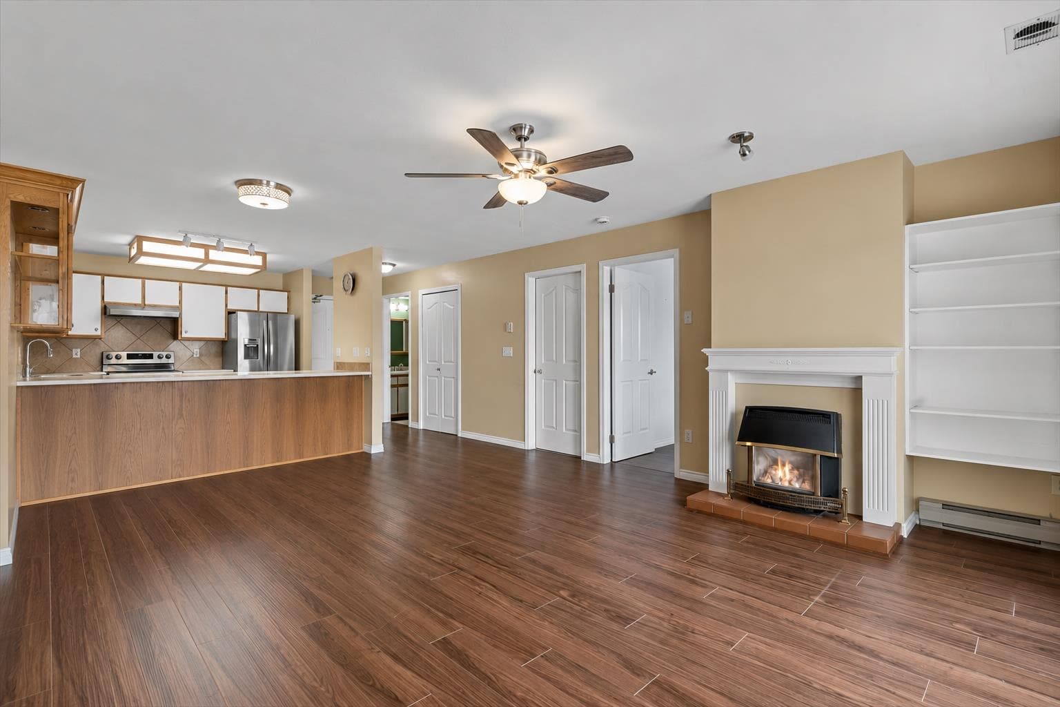 203 - 45660 Knight Road, Chilliwack, V2R 2X4 — photo 4
