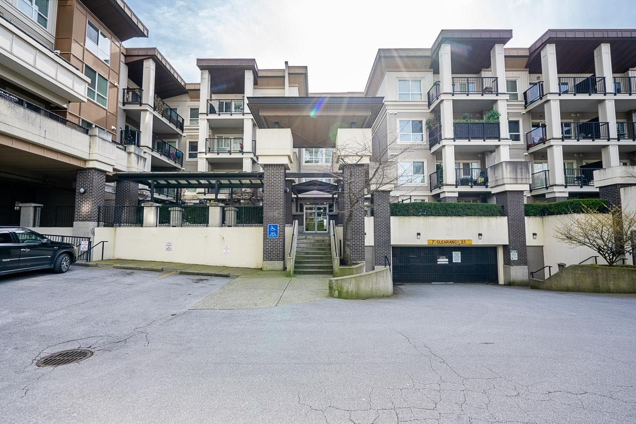 410 - 9655 King George Boulevard, Surrey, V3T 0C7 — photo 2