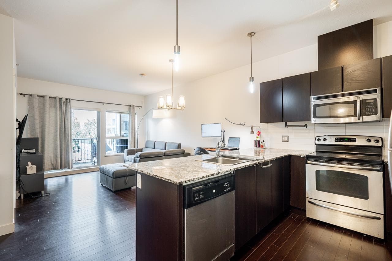 410 - 9655 King George Boulevard, Surrey, V3T 0C7 — photo 3