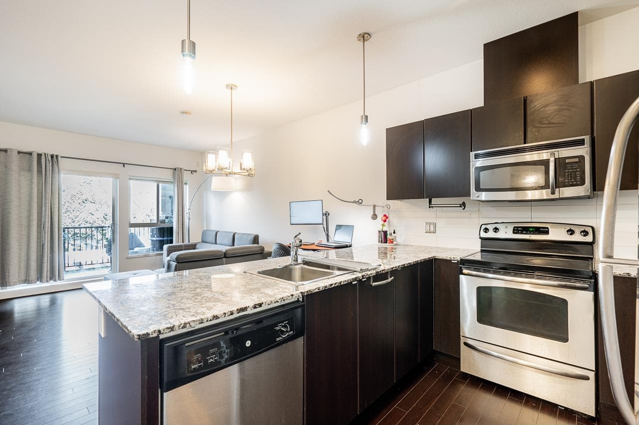 410 - 9655 King George Boulevard, Surrey, V3T 0C7 — photo 5