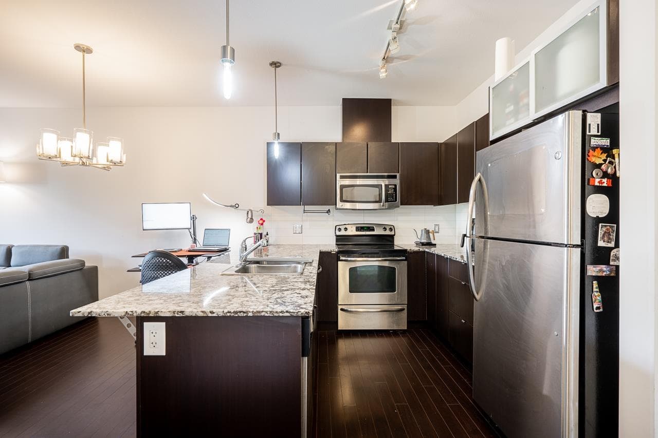 410 - 9655 King George Boulevard, Surrey, V3T 0C7 — photo 4
