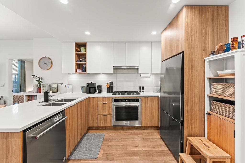101 - 750 Dogwood Street, Coquitlam, V3J 4B7 — photo 3
