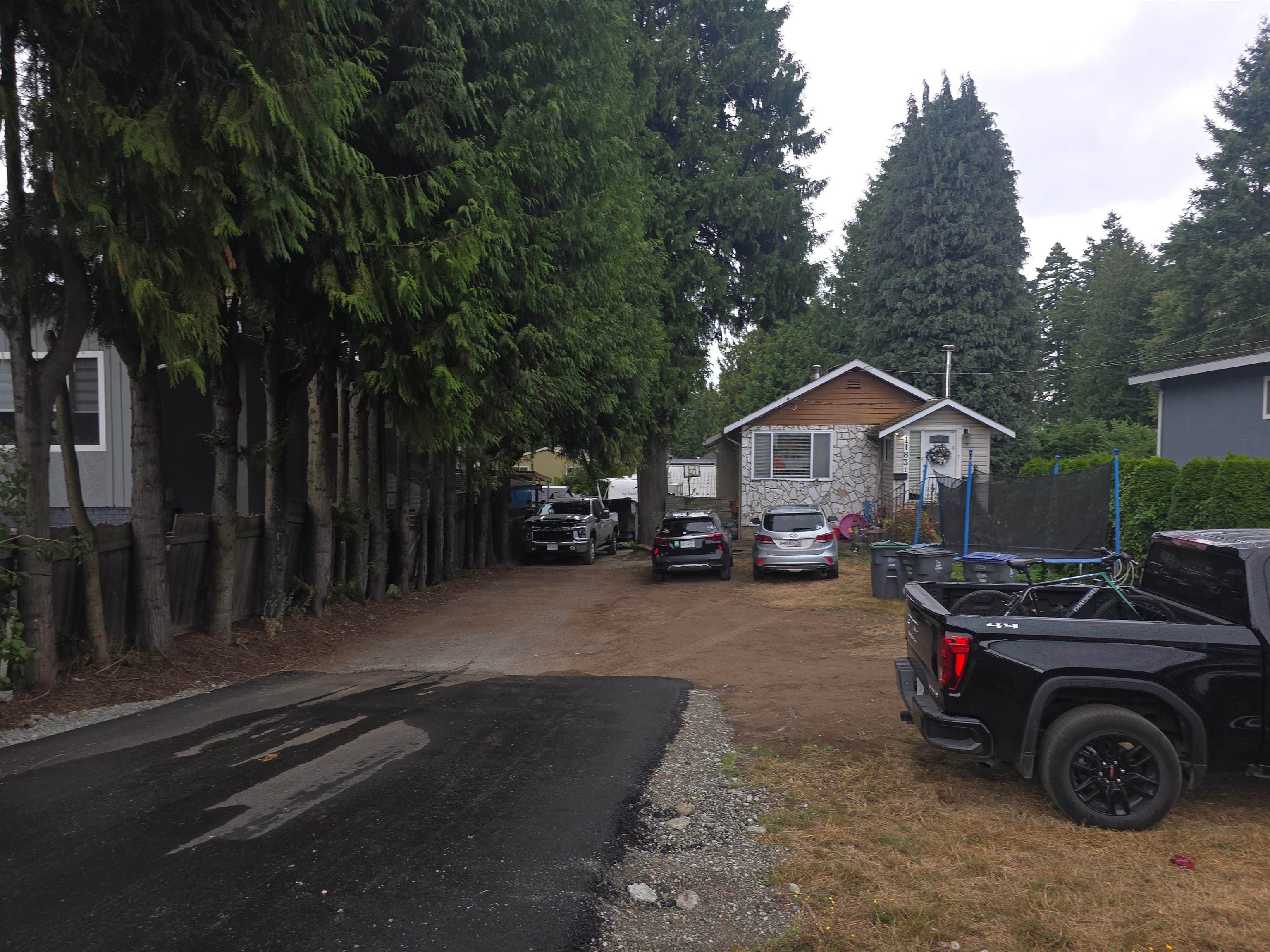11831 96 Avenue, Surrey, V3V 1W1 — photo 1