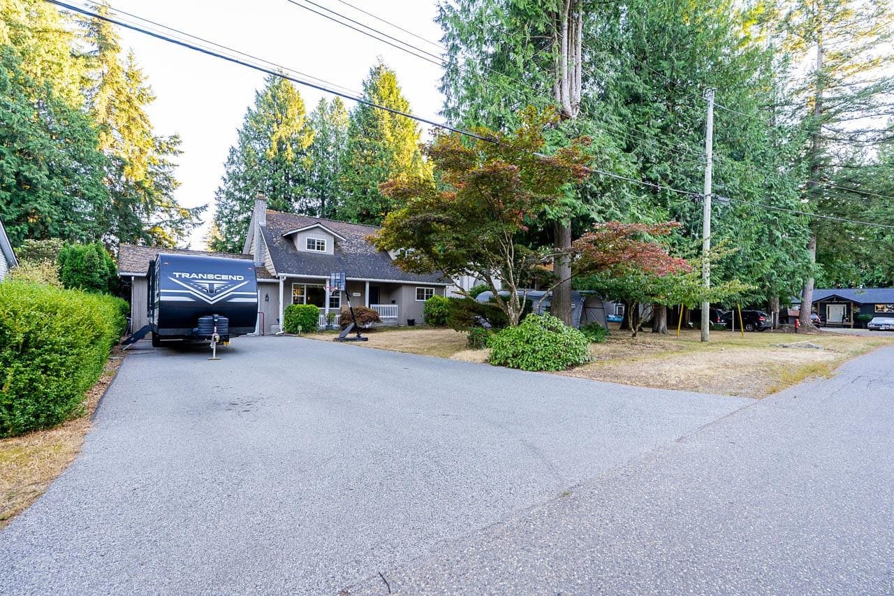 19860 35 Avenue, Langley, V3A 2P6 — photo 1