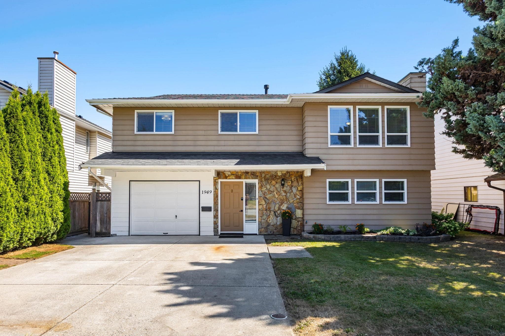 1949 Taylor Street, Port Coquitlam, V3C 4M1 — photo 1