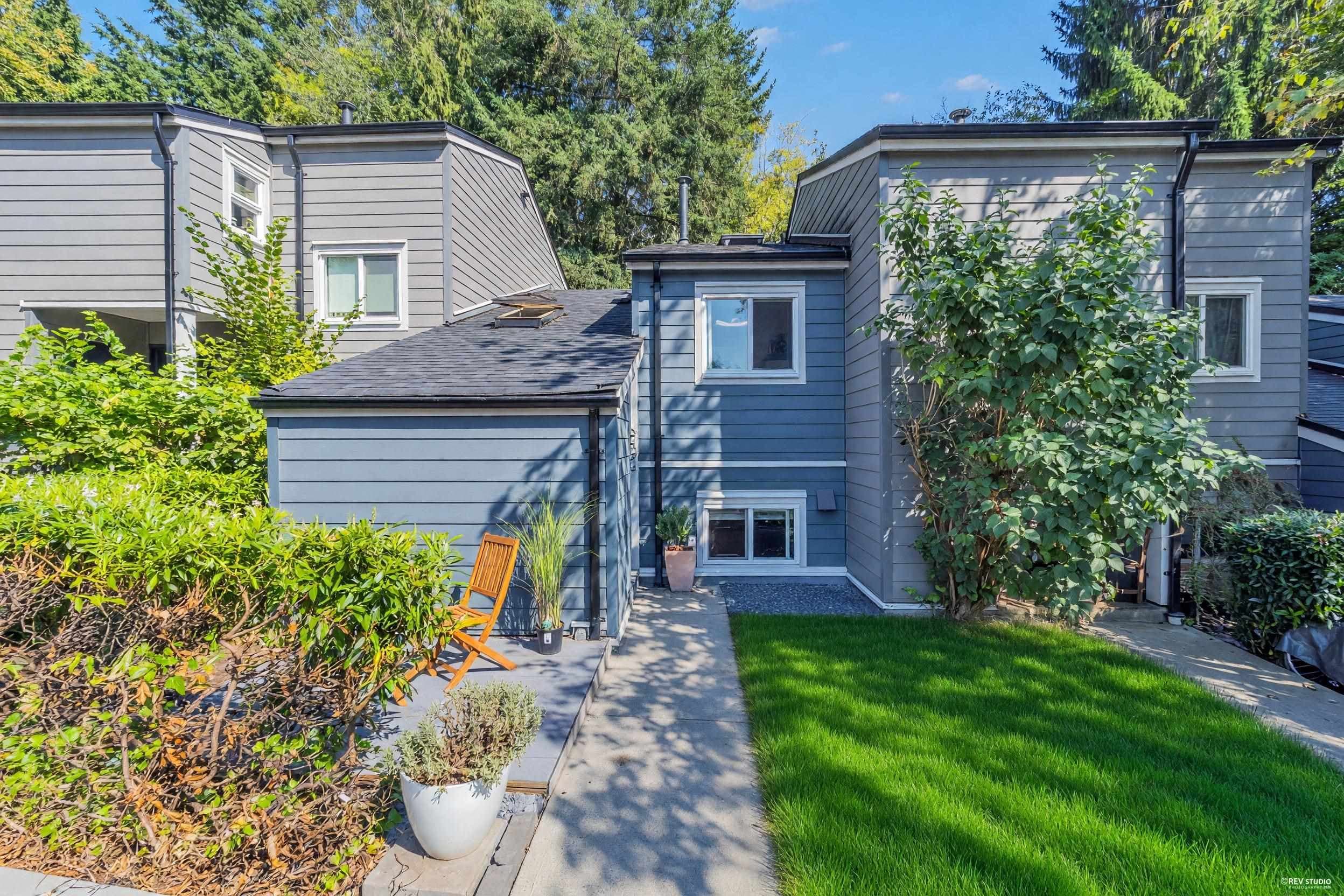 2624 Tretheway Drive, Burnaby, V5B 4R8 — photo 1