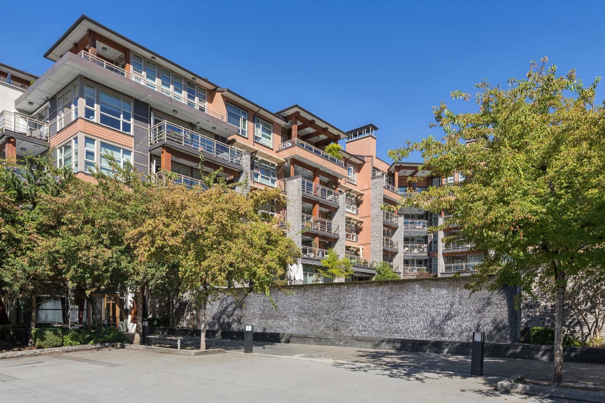 507 - 3602 Aldercrest Drive, North Vancouver, V7G 0A2 — photo 1