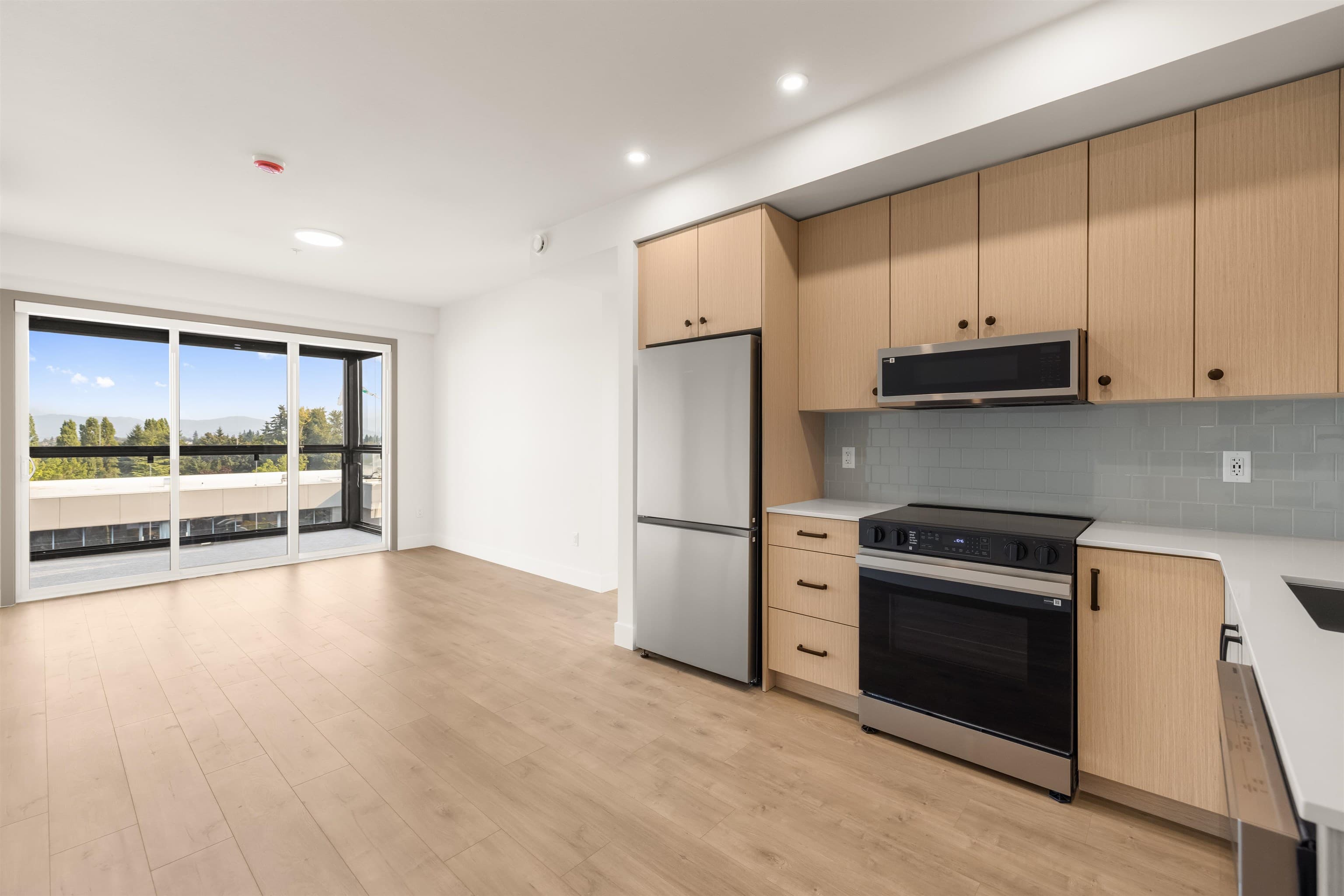 208 - 32528 Simon Avenue, Abbotsford, V0V 0V0 — photo 1