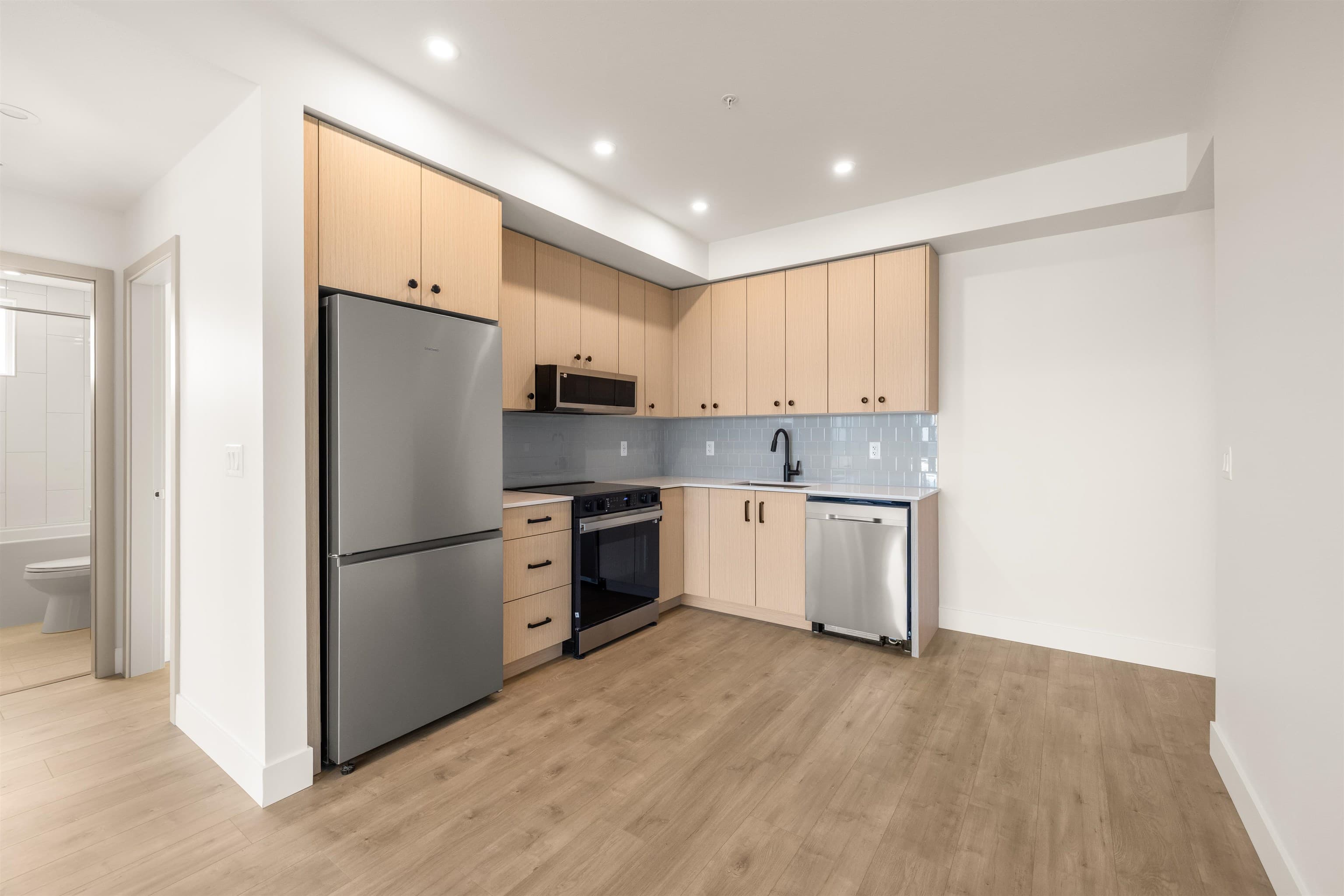 208 - 32528 Simon Avenue, Abbotsford, V0V 0V0 — photo 5