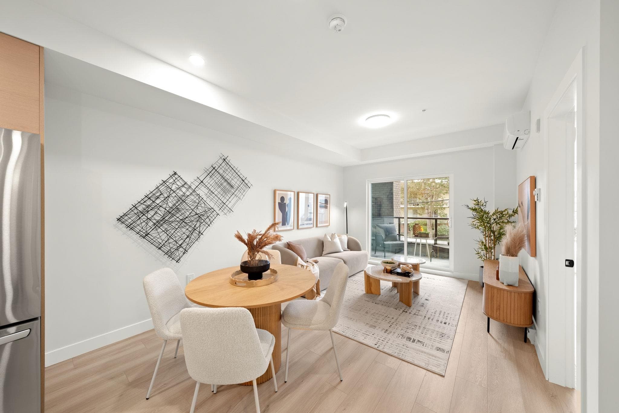 208 - 15353 17 Avenue, Surrey, V4A 1T8 — photo 2