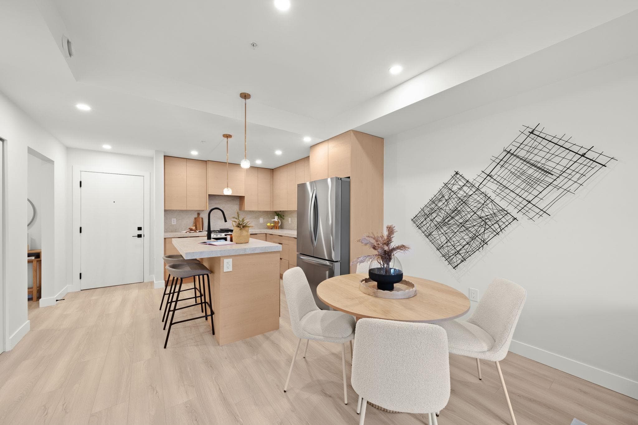 208 - 15353 17 Avenue, Surrey, V4A 1T8 — photo 4
