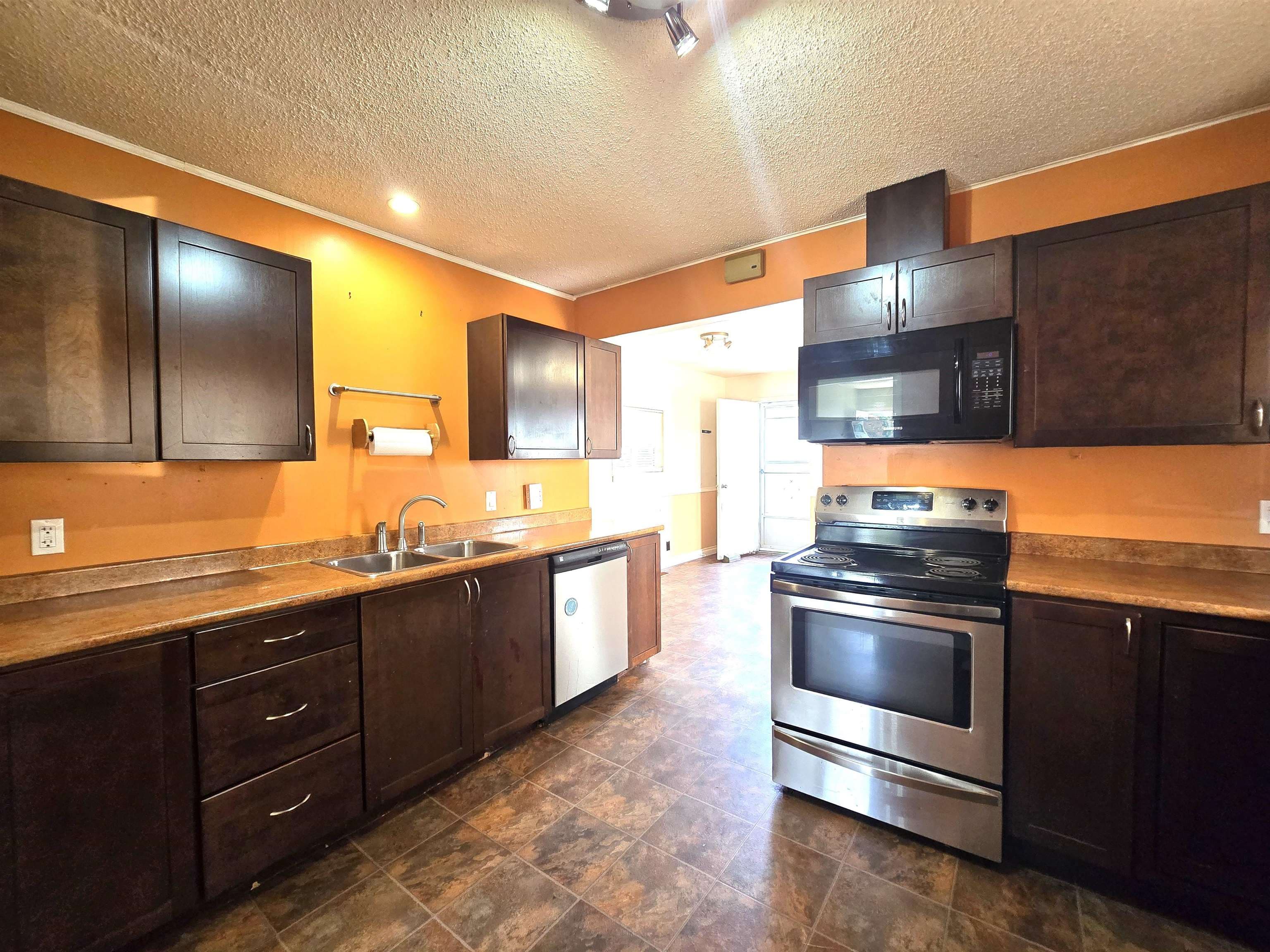 33817 Mayfair Avenue, Abbotsford, V2S 1P7 — photo 5