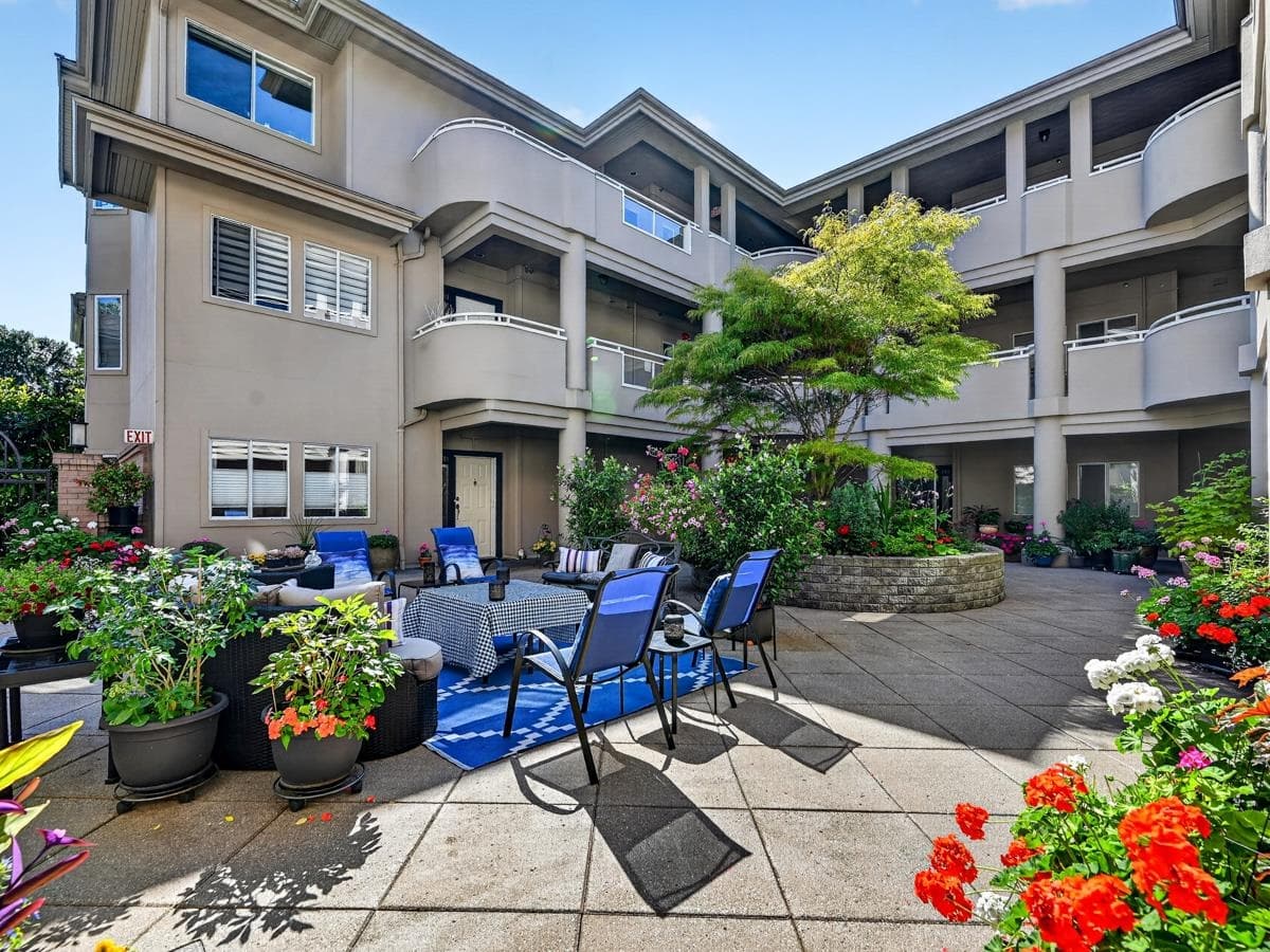 208 - 7600 Moffatt Rd, Richmond, V6Y 3V1 — photo 1
