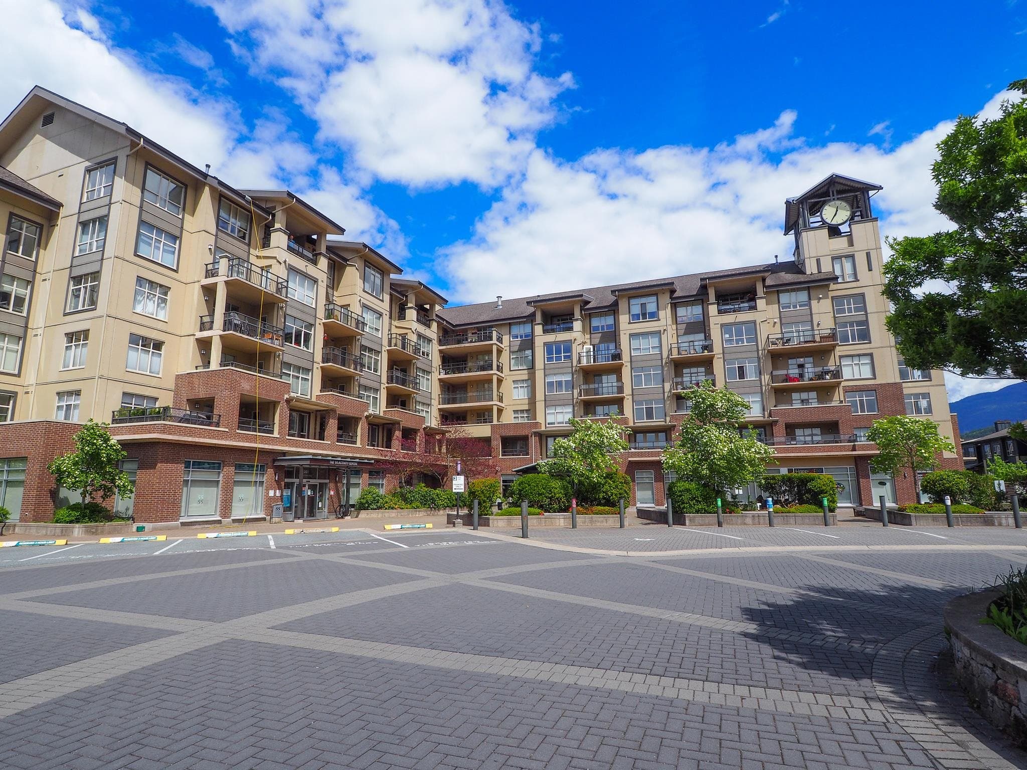 318 - 1211 Village Green Way, Squamish, V8B 0R7 — photo 1