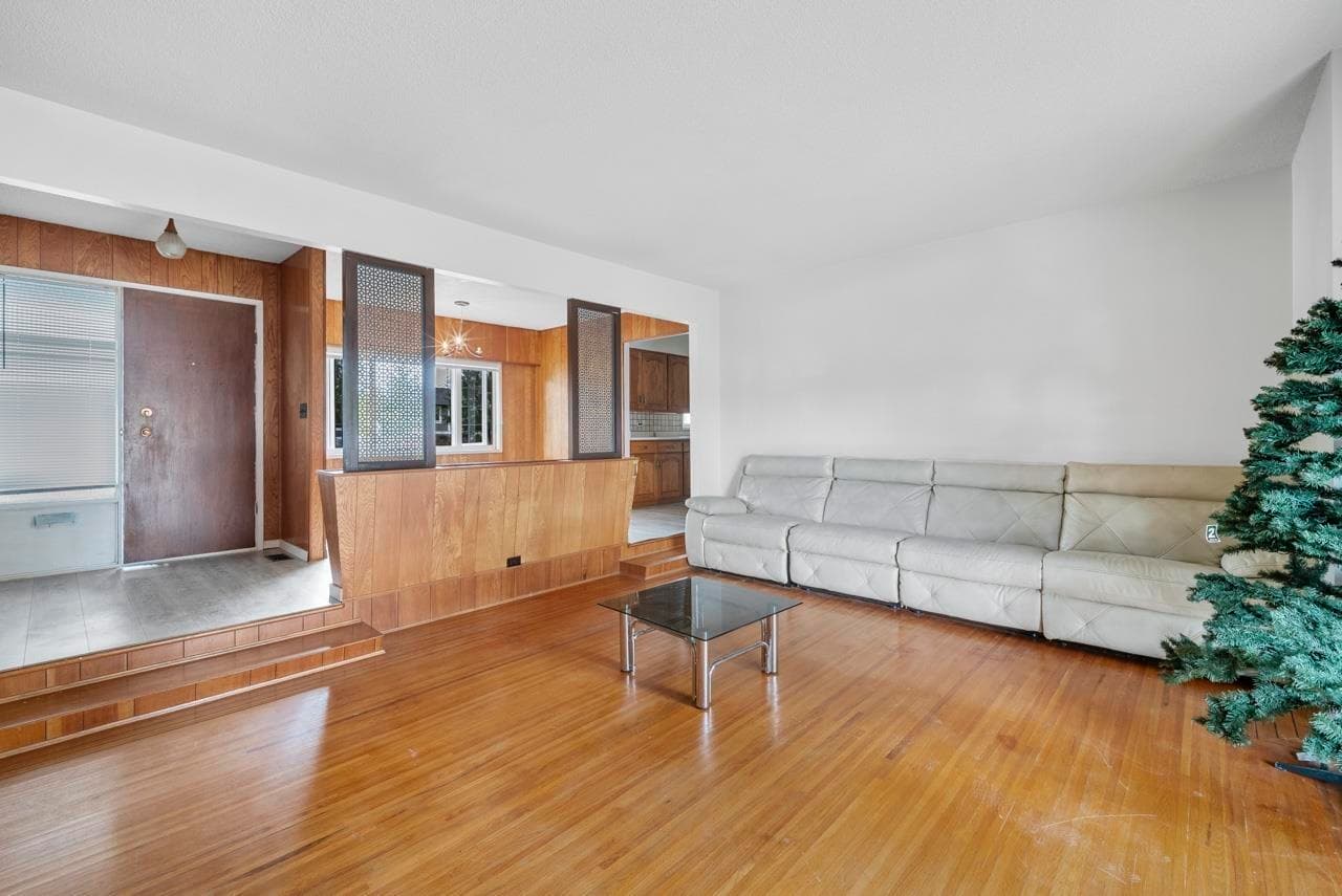 761 Cottonwood Avenue, Coquitlam, V3J 2S8 — photo 2