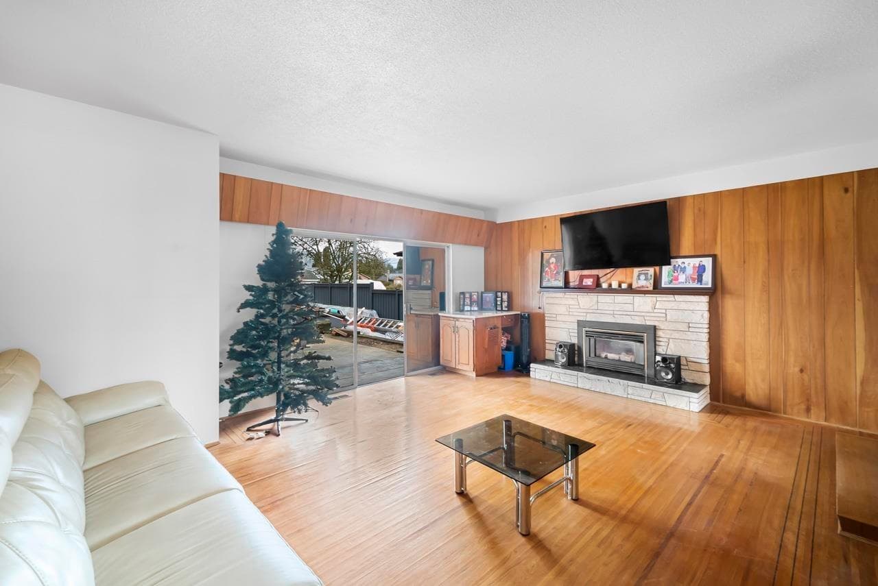 761 Cottonwood Avenue, Coquitlam, V3J 2S8 — photo 3