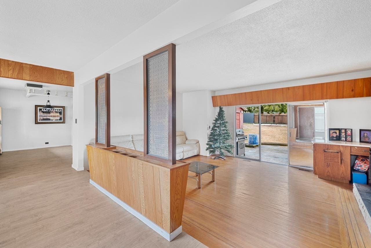761 Cottonwood Avenue, Coquitlam, V3J 2S8 — photo 4