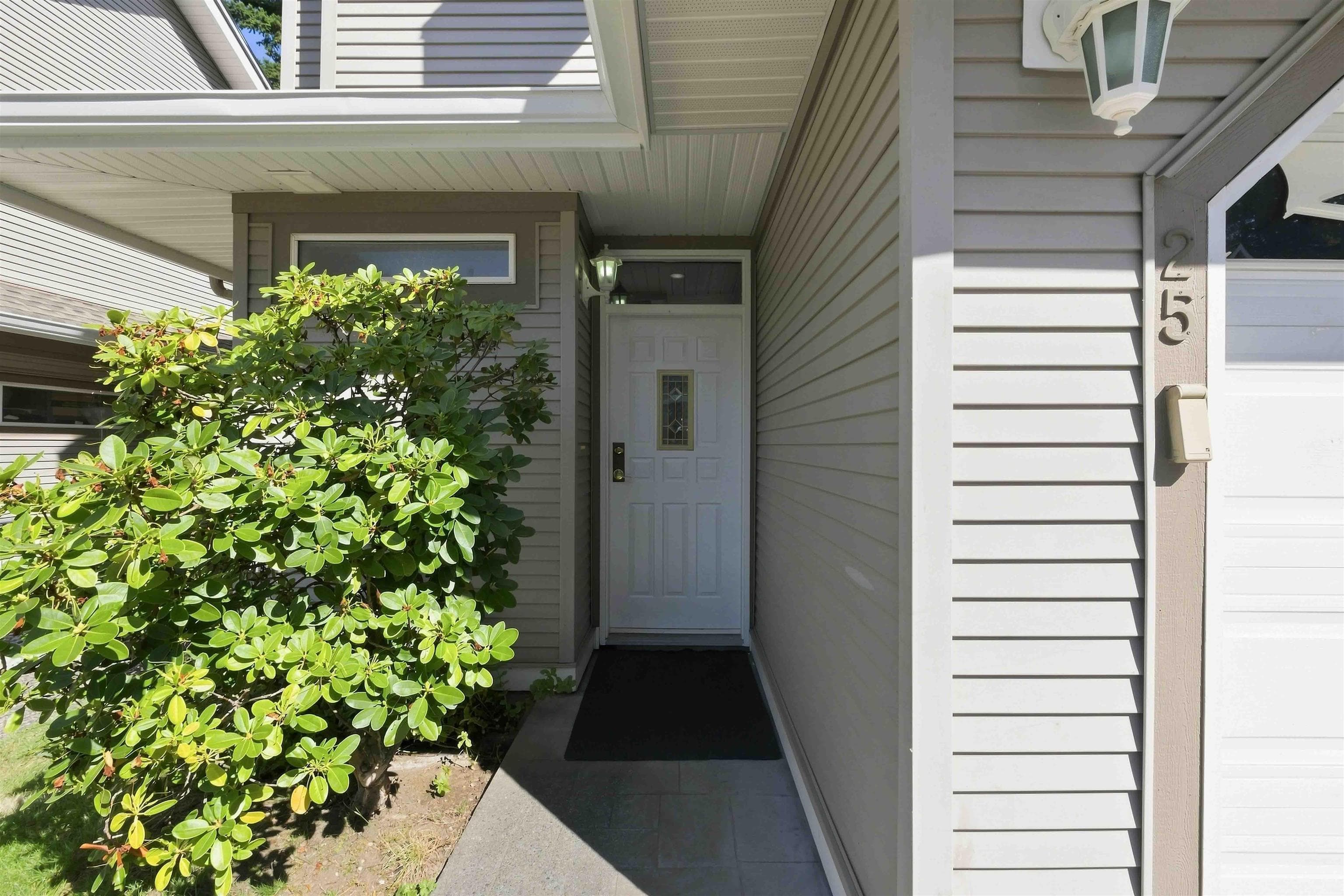 25 - 8289 121a Street, Surrey, V3W 1G6 — photo 3