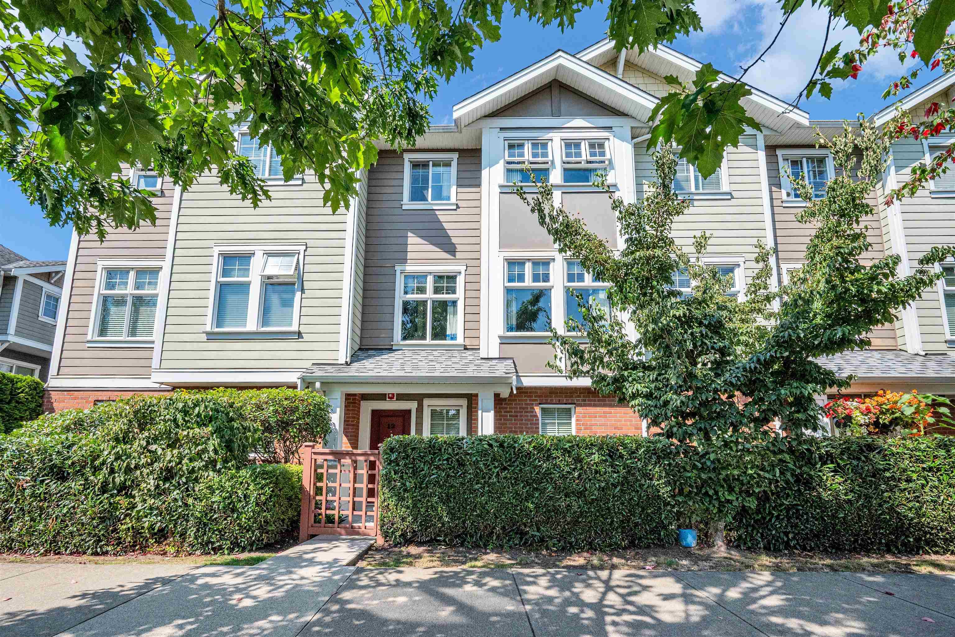 12 - 1135 Ewen Avenue, New Westminster