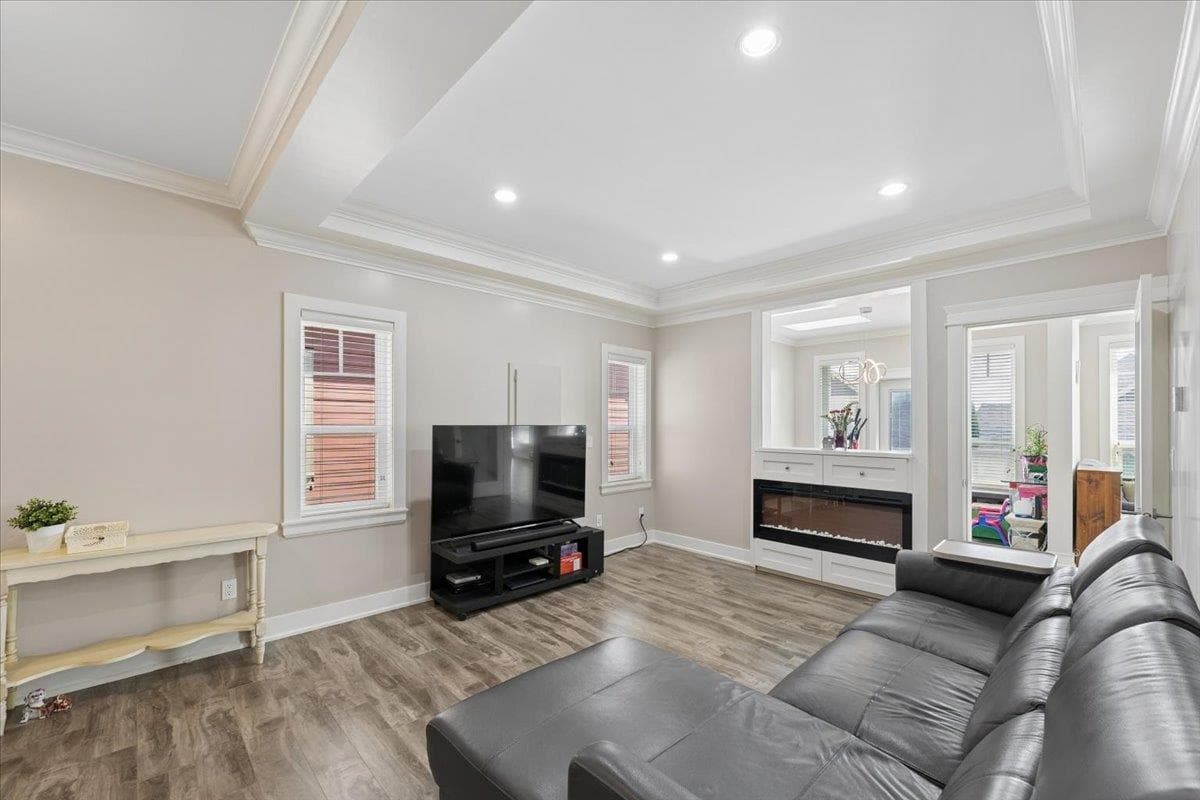 101 - 910 Delestre Avenue, Coquitlam, V3K 2G6 — photo 4