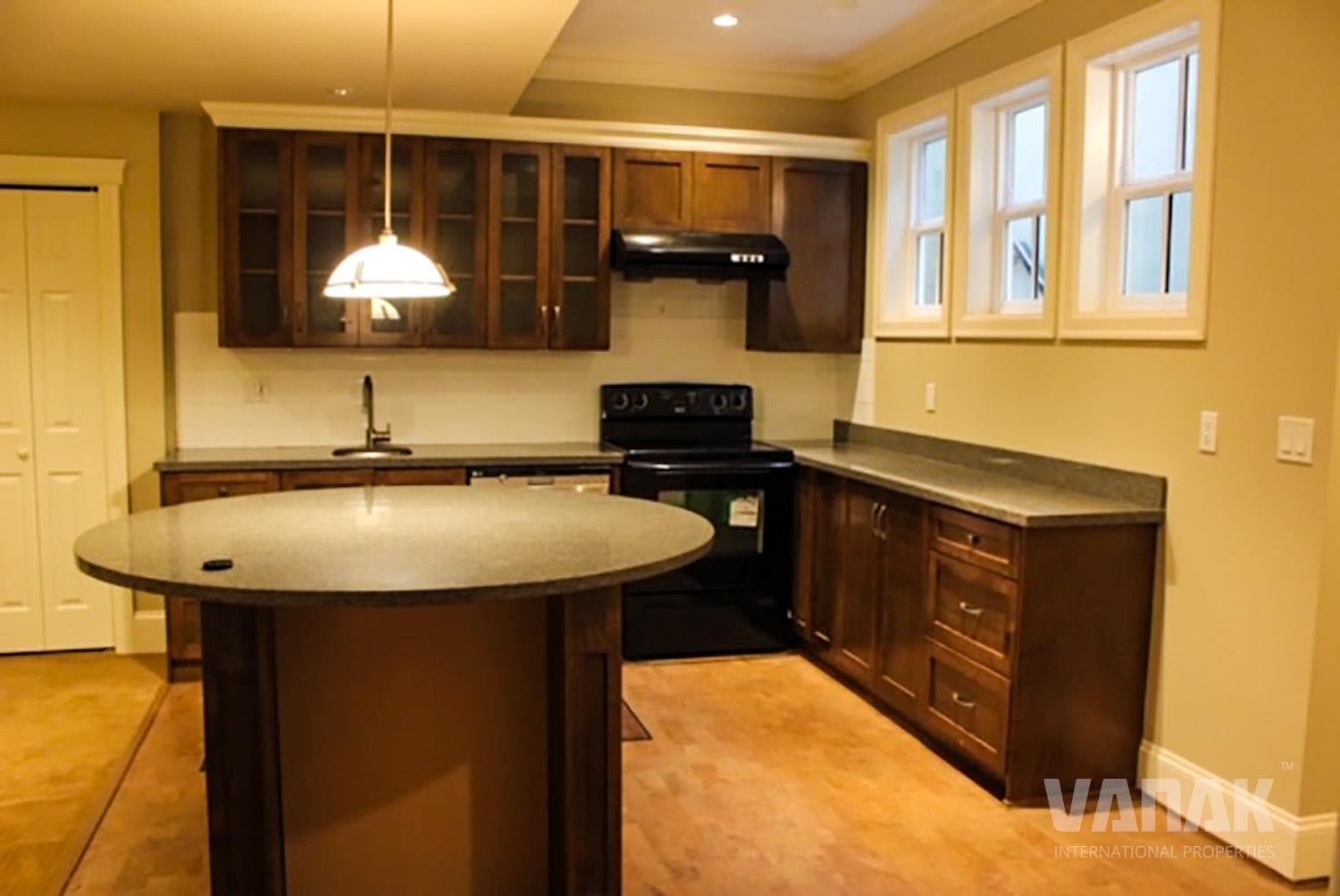 Basement - 938 Handsworth Road, North Vancouver, V7R 2A3 — photo 4